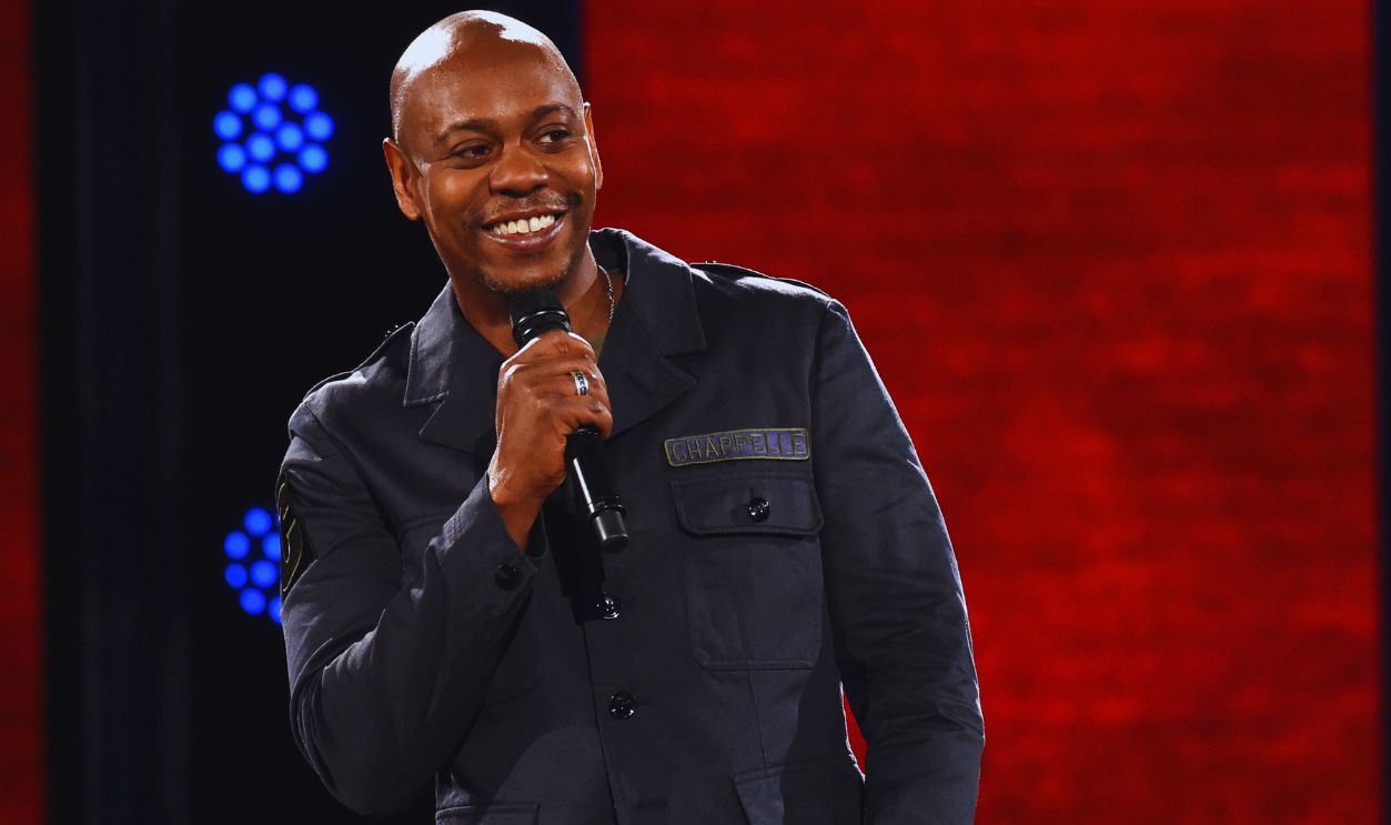 Gettyimages - 517584516, Dave Chappelle At The Hollywood Palladium LOS ANGELES, CALIFORNIA - MARCH 25: Dave Chappelle performs to a sold out crowd onstage at the Hollywood Palladium on March 25, 2016 in Los Angeles, California.