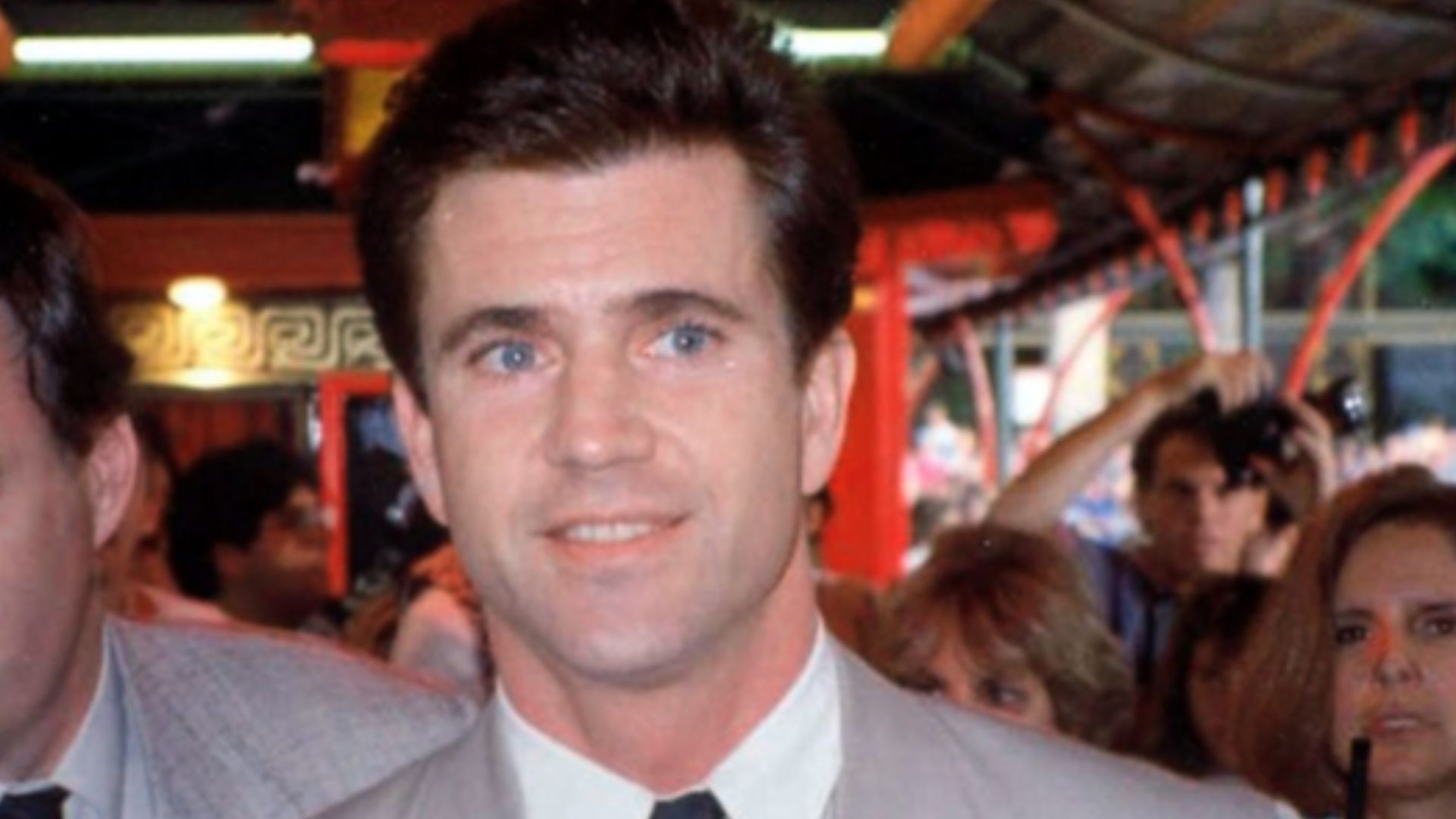 File:Mel Gibson 1990.jpg