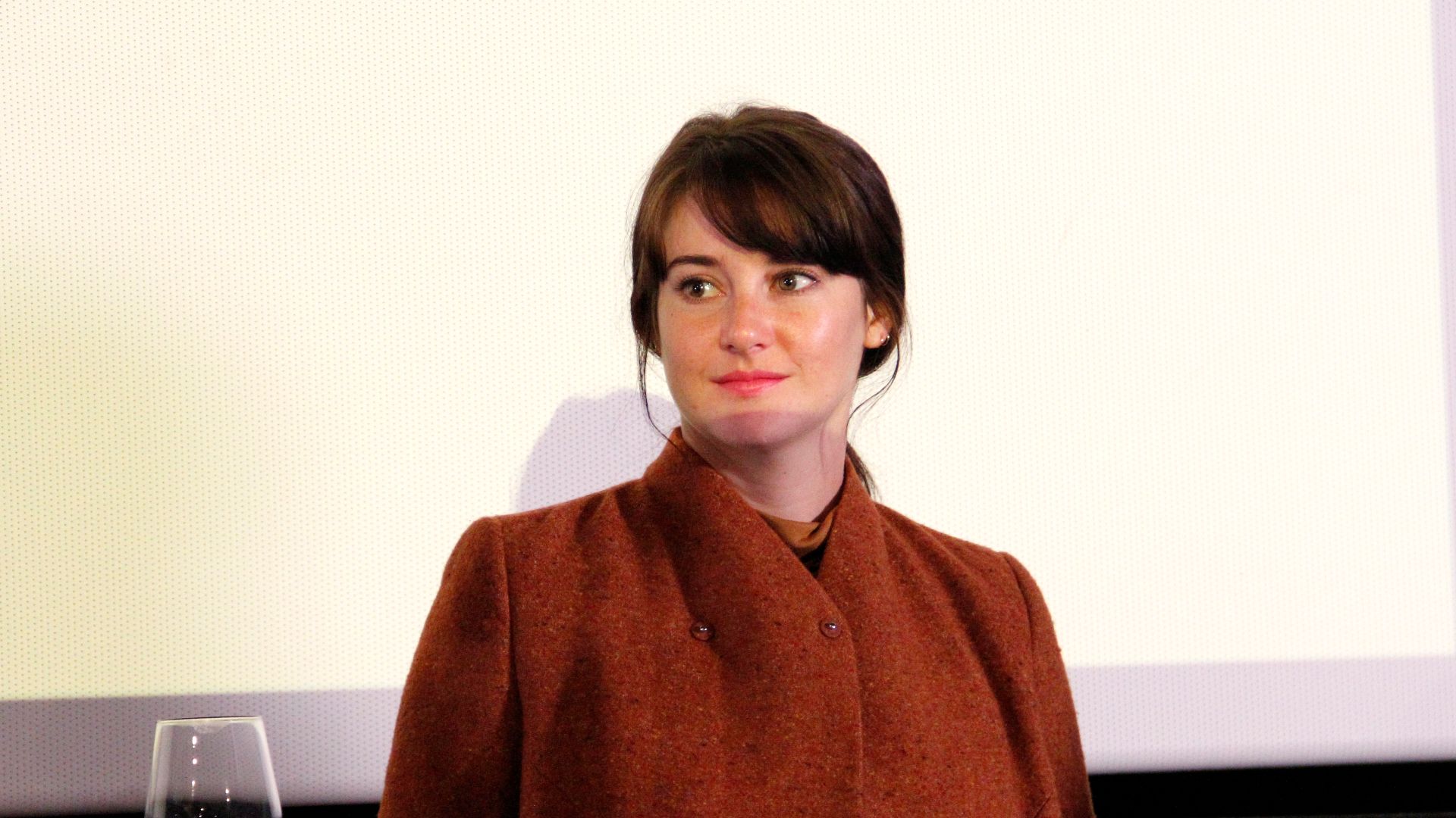 File:Shailene Woodley - Closing Party & awards 07.jpg