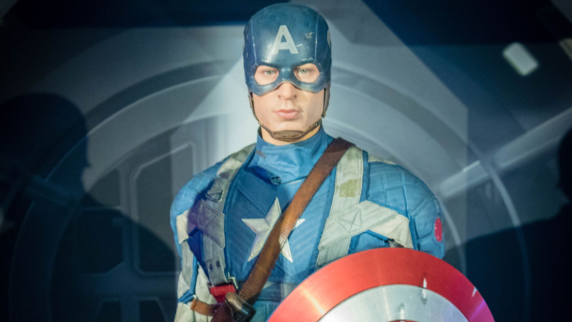 File:Chris Evans as Steve Rogers aka Captain America (34407349161).jpg