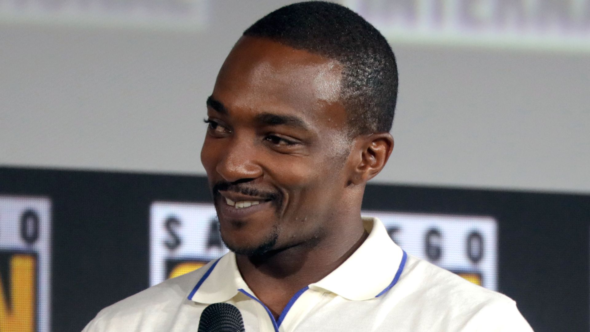 File:Anthony Mackie (48469212651).jpg