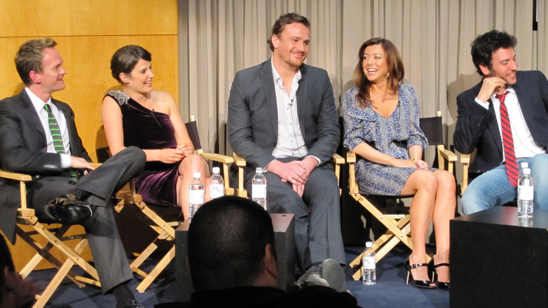 File:How I Met Your Mother cast.jpg