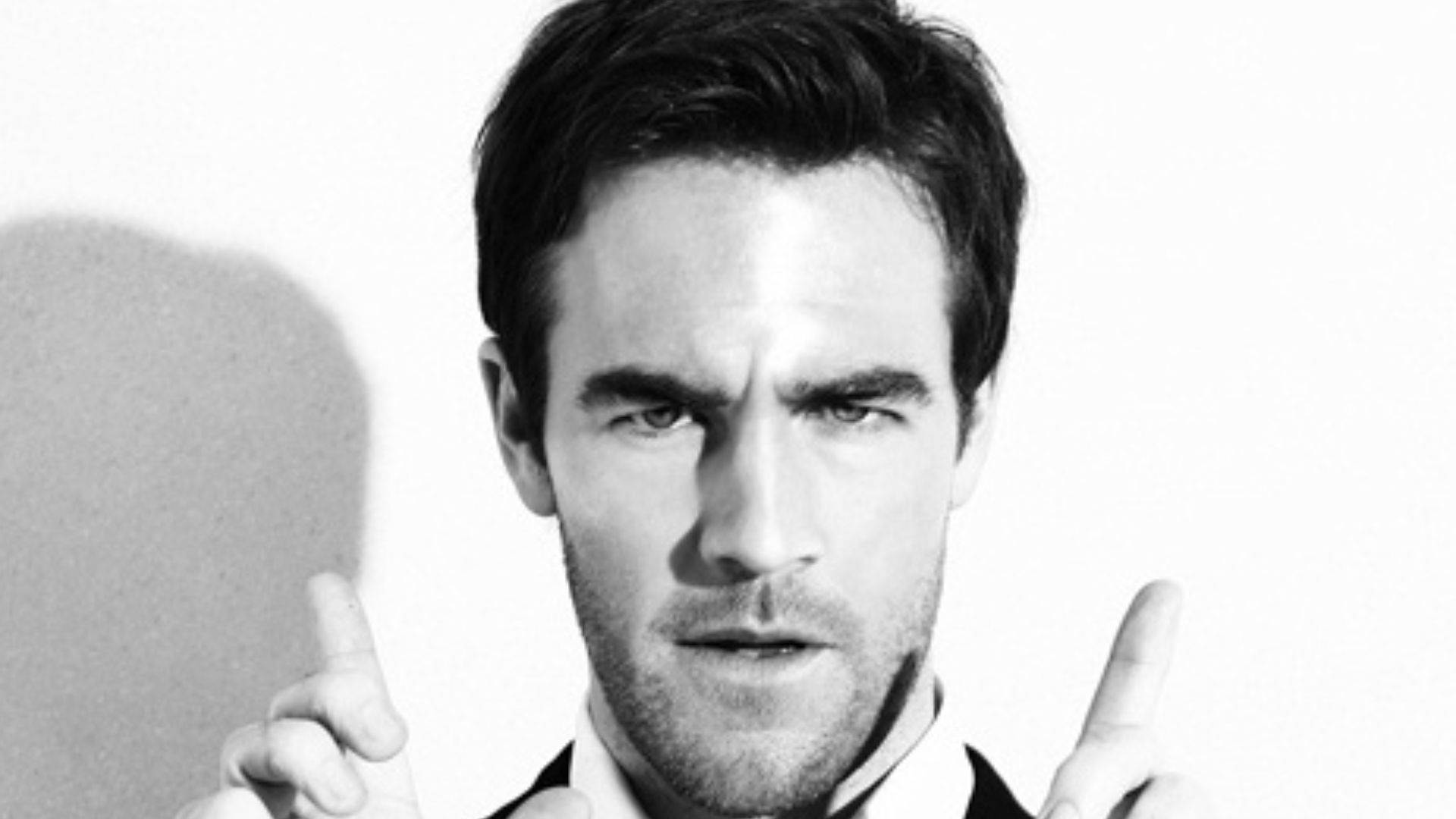 File:JAMES VAN DER BEEK sansierra studio01.jpg