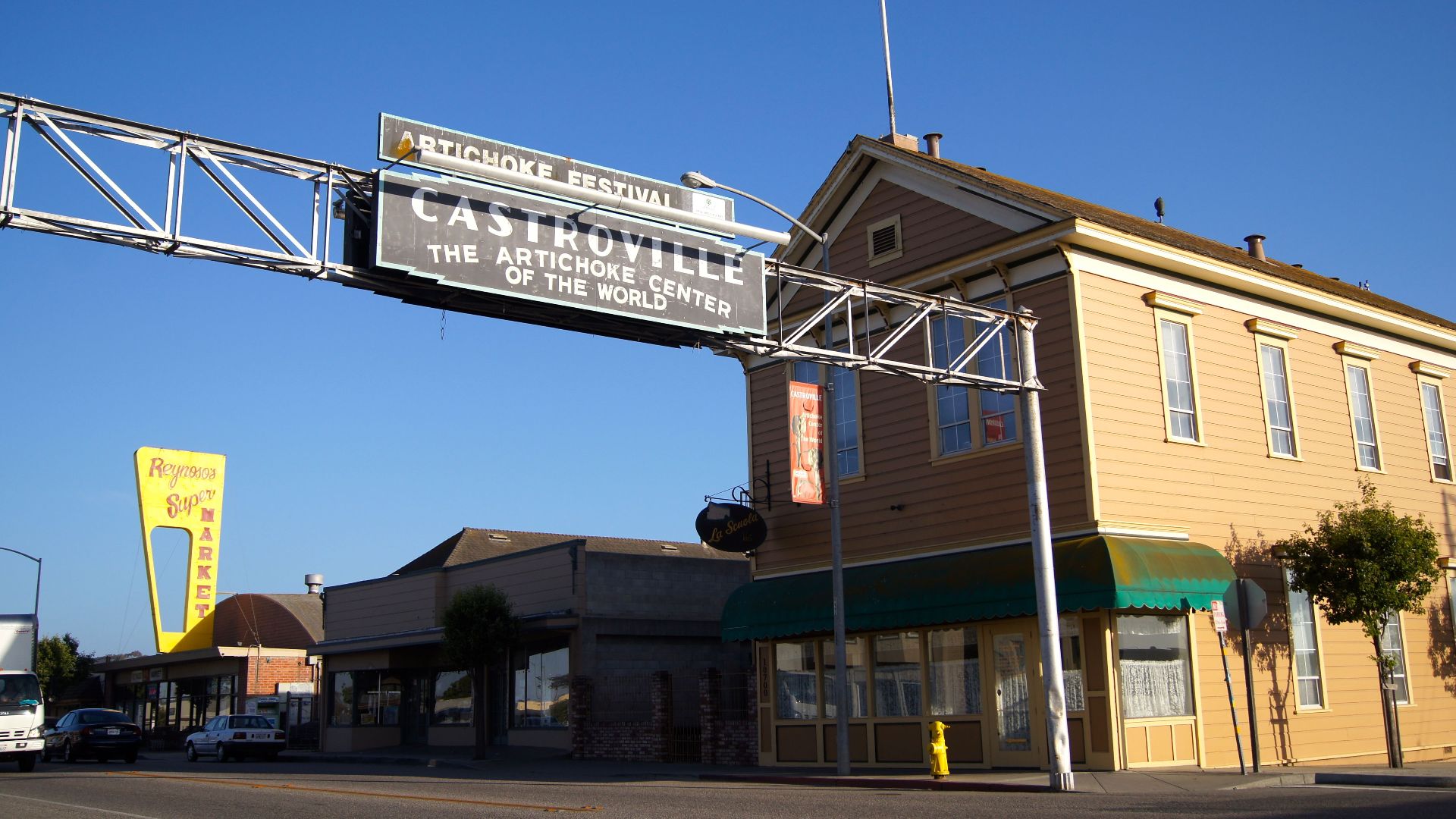 File:Castroville Sign and La Scuola