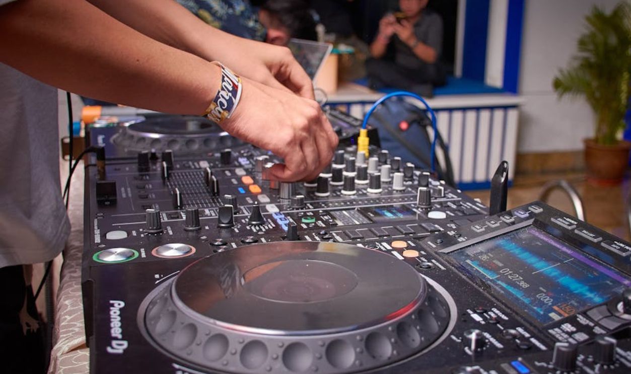 Whistle, Don’t Clap While You Work