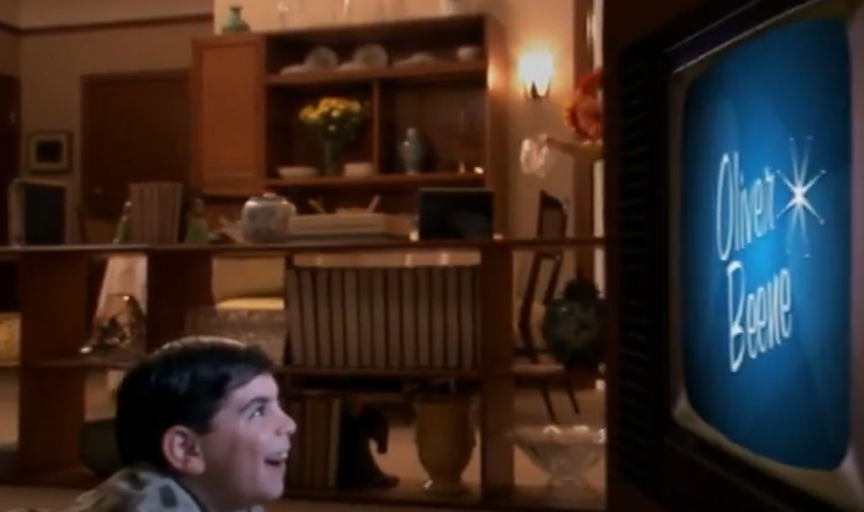 Screenshot from Oliver Beene (2003–2004)