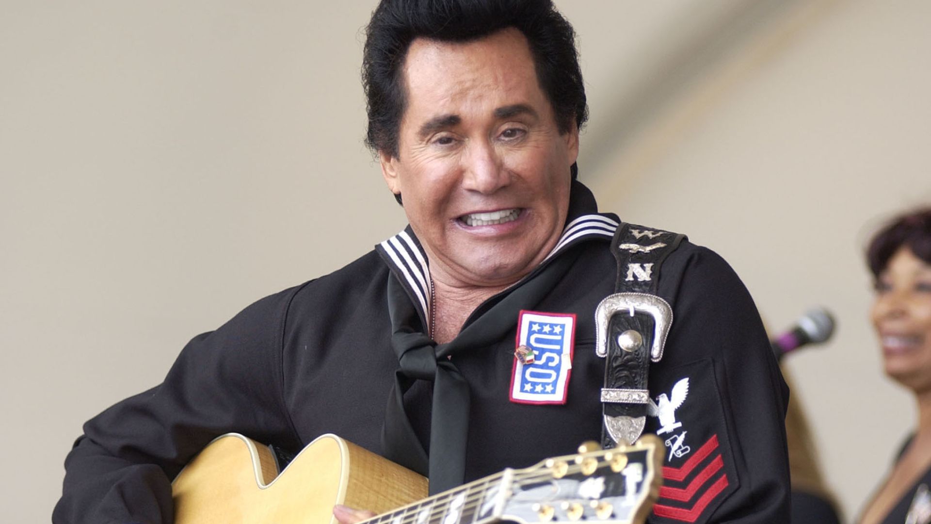 File:Wayne Newton 2005.jpg