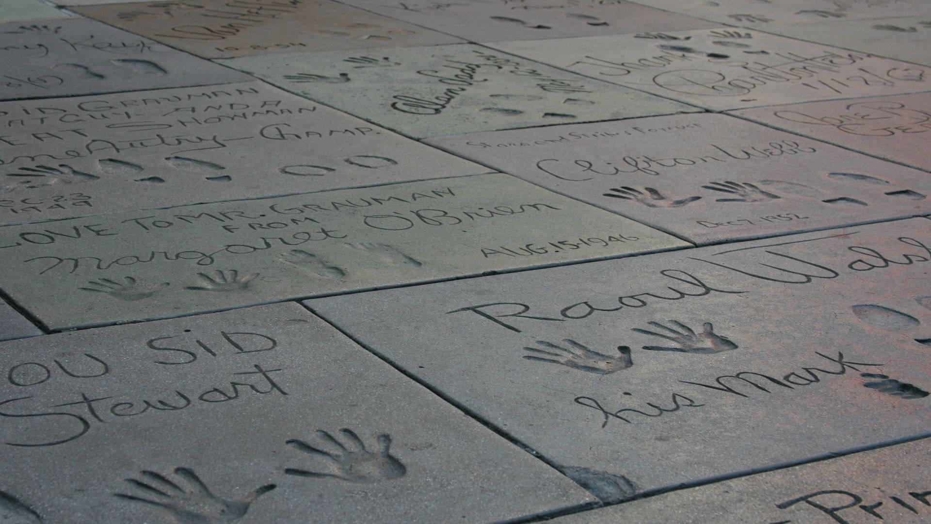 File:Graumans Chinese Theatre Imprints.jpg