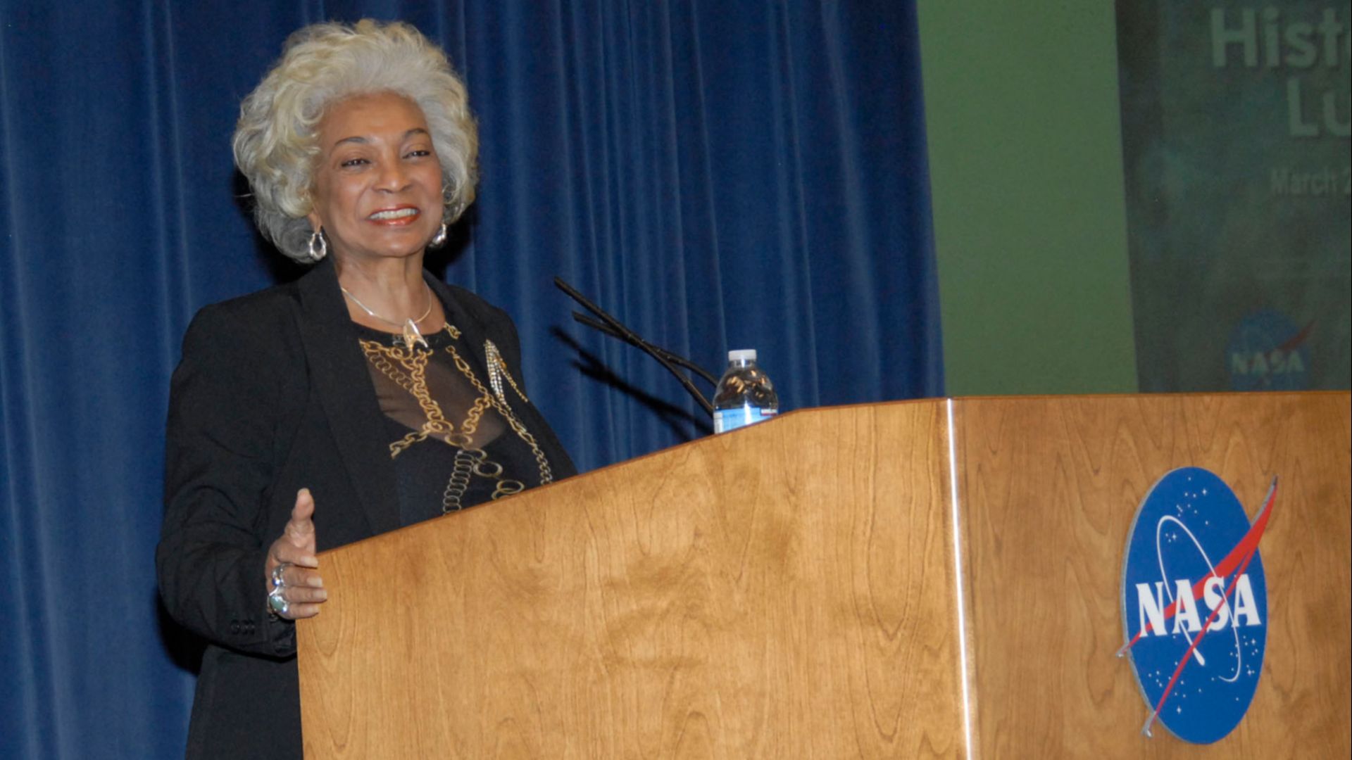 File:Nichelle Nichols 120329-F-OW661-001.jpg