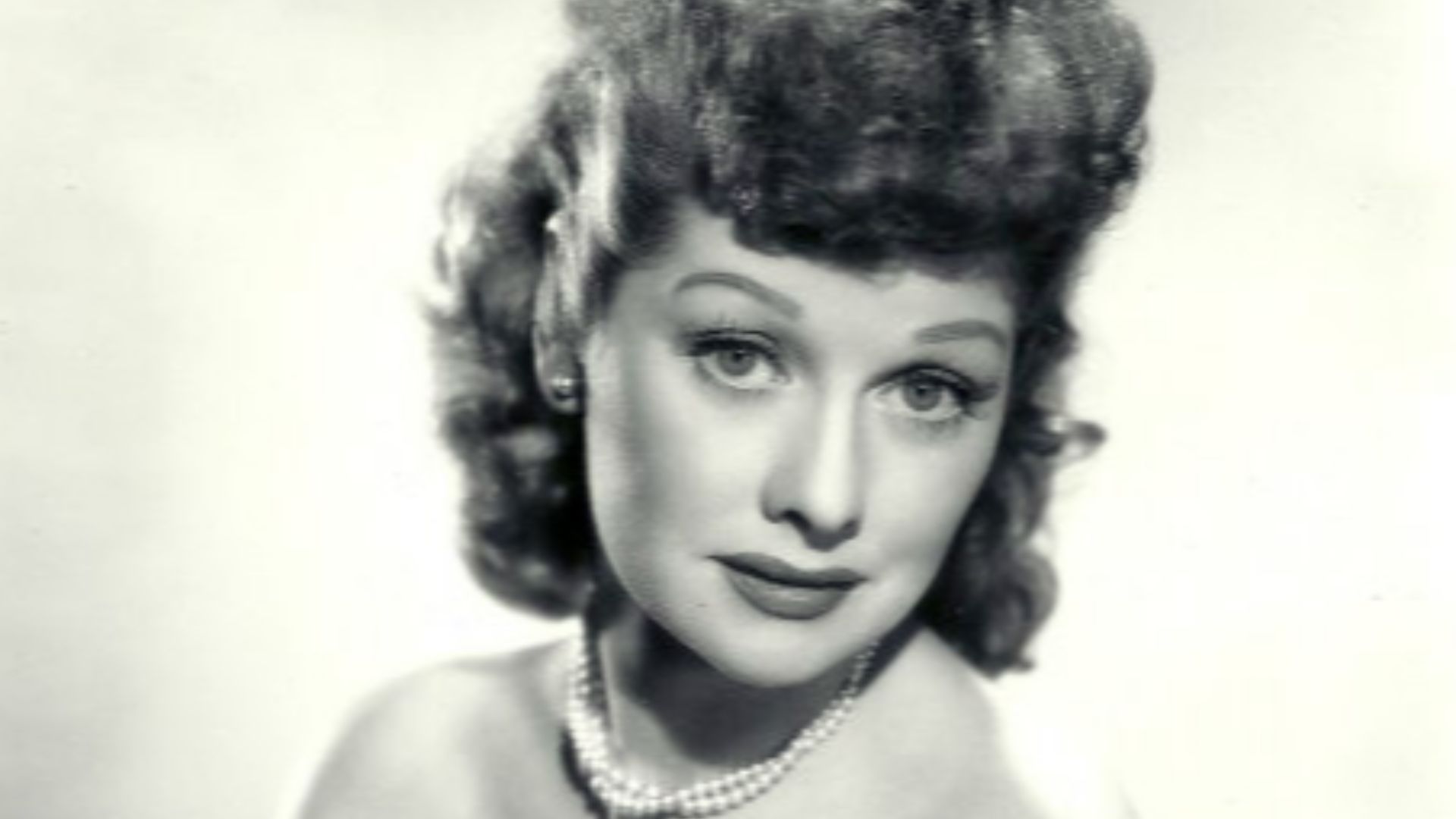 File:Lucille Ball Lux Radio Theatre 1951.JPG