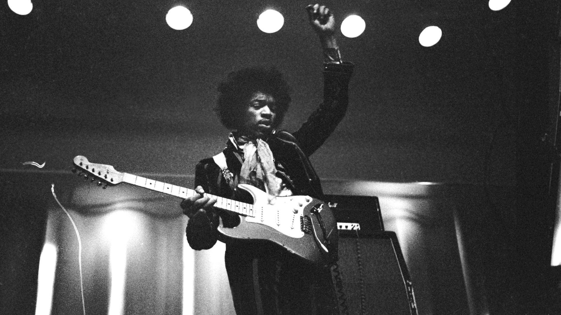 File:Jimi-Hendrix-1967-Helsinki.jpg