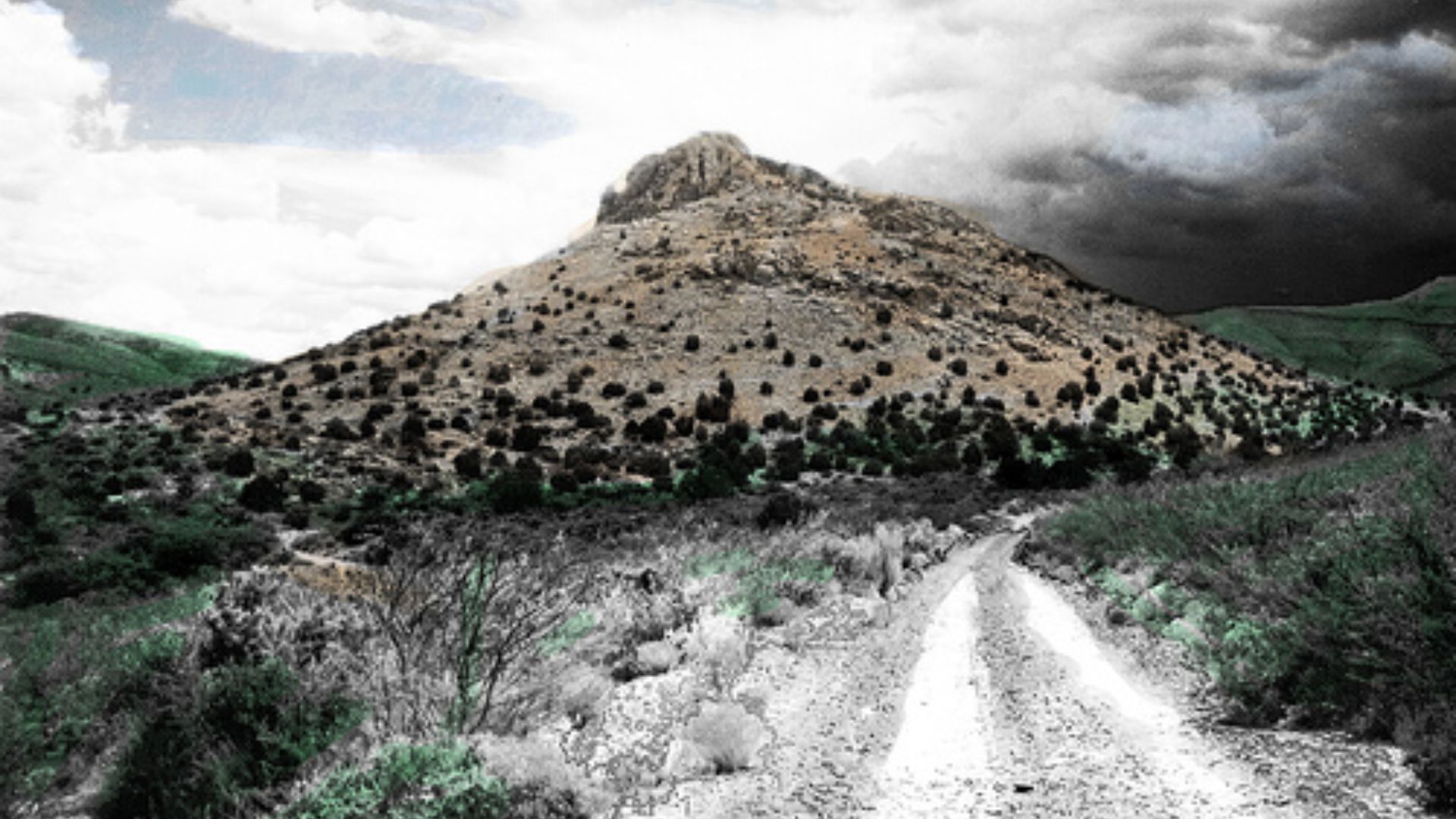 File:Victorio Peak.jpg