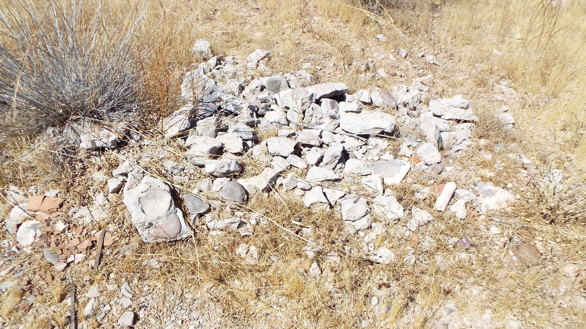File:Wickenburg-Wickenburg Massacre grave.jpg