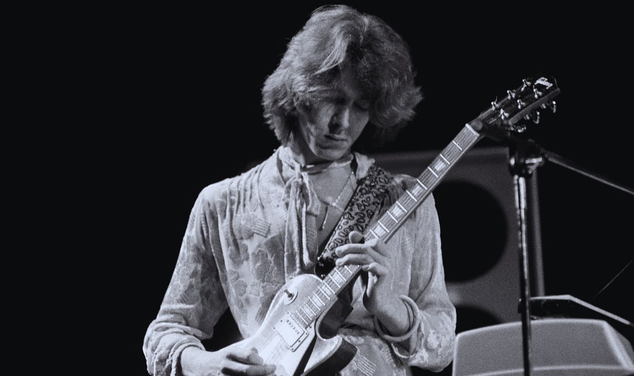 Gettyimages - 84899675, Photo of ROLLING STONES and Mick TAYLOR UNITED KINGDOM - SEPTEMBER 11: Photo of ROLLING STONES and Mick TAYLOR; Mick Taylor performing on stage - Exile on Main St Tour, 112