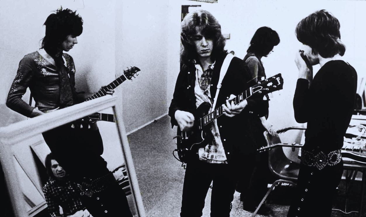 Gettyimages - 1262761247, Gimme Shelter, Gimme Shelter Kino. Gimme Shelter, Gimme Shelter, Gimme Shelter, Gimme Shelter, v.l. Charlie Watts, Keith Richards, Mick Taylor, Bill Wyman, Mick Jagger beim Einspielen in der Garderobe, 1971.