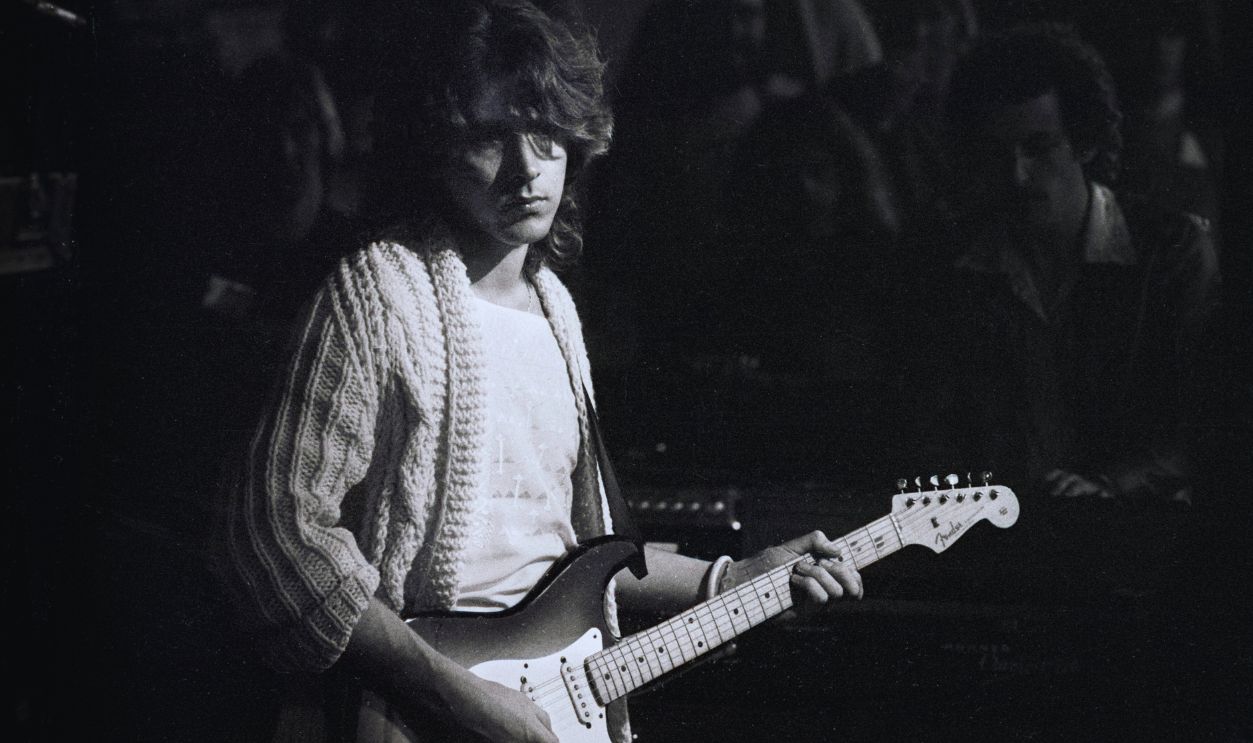 Gettyimages - 509604157, Rolling Stones 1973 European Tour COLOGNE, GERMANY - SEPTEMBER 04: Mick Taylor of The Rolling Stones performs live on stage at the Sporthalle in Cologne, Germany on September 04 1973. He is playing a Fender Stratocaster guitar.