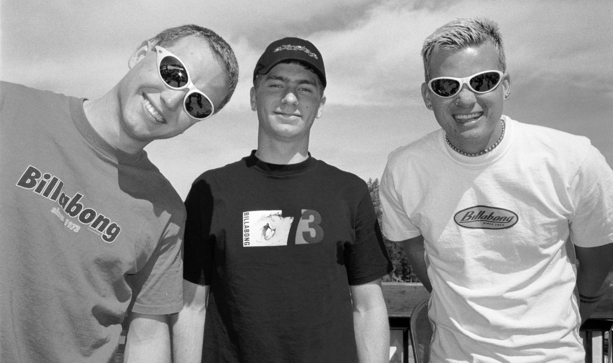 Blink 182 Pose For A Portrait In 1997