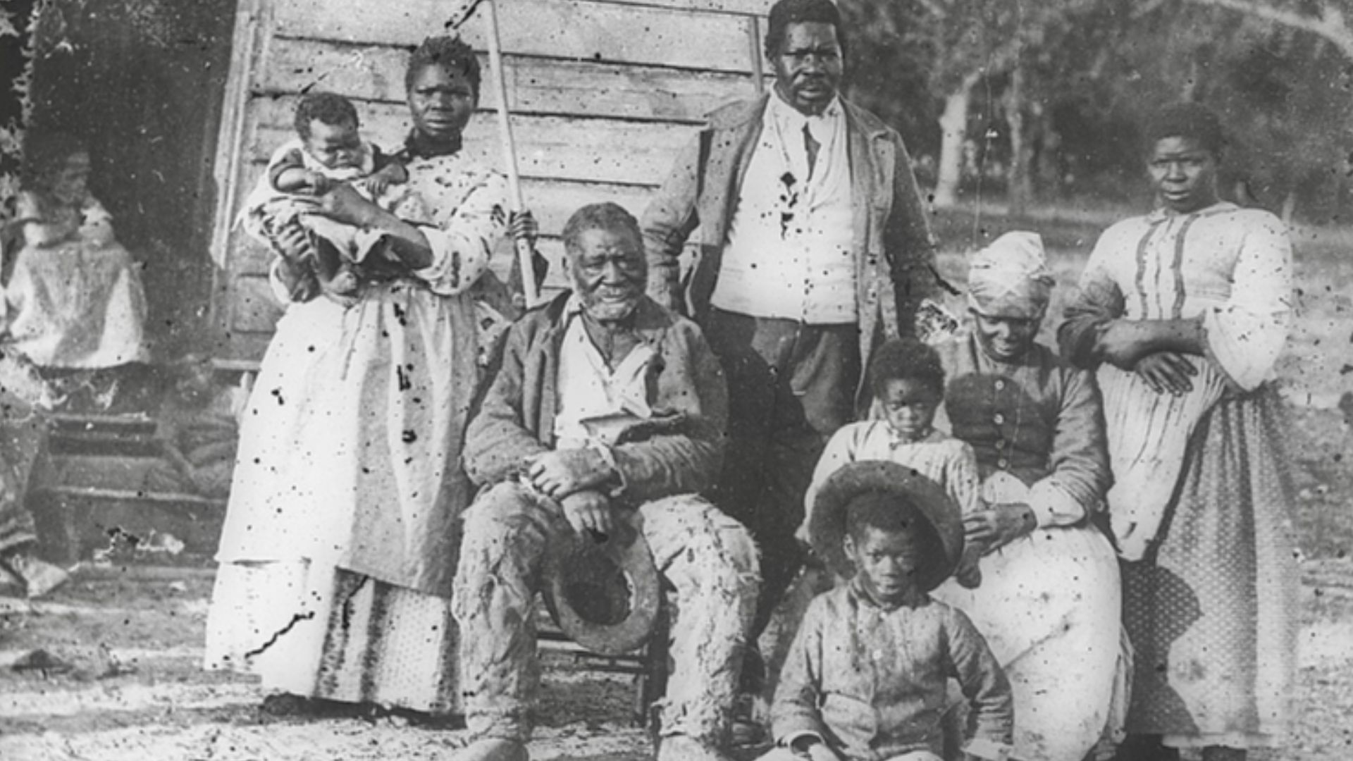 File:Family of African American slaves on Smith's Plantation Beaufort South Carolina.jpg