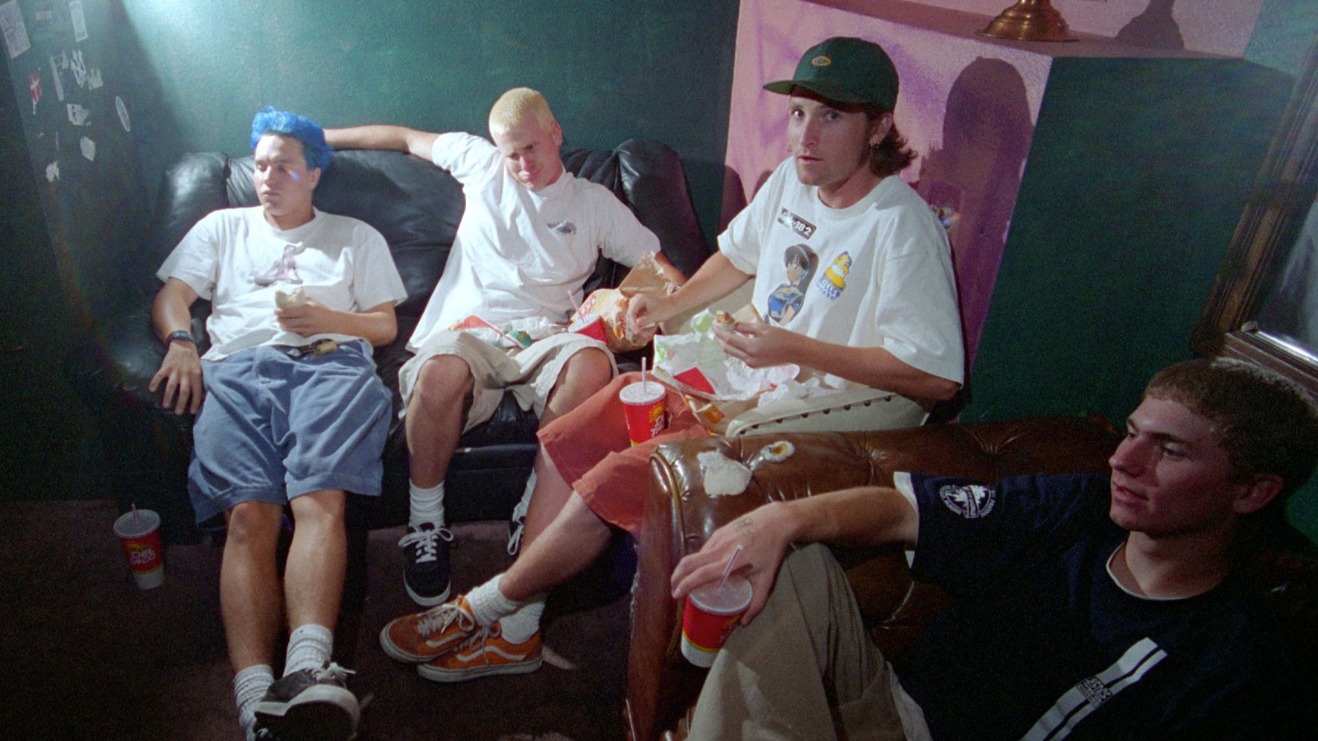 File:Blink-182 backstage 1995.jpg