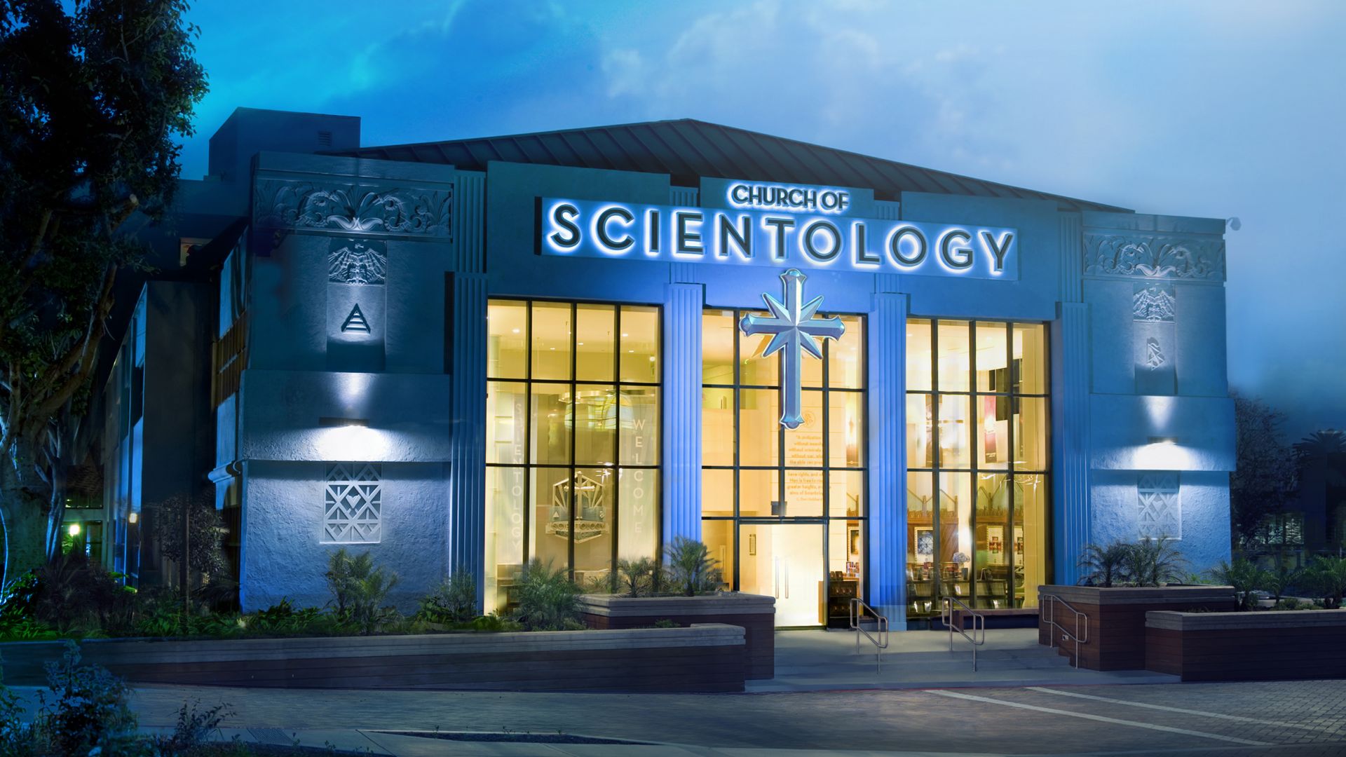 File:Church-of-Scientology-Los-Angeles-night-shot.jpg