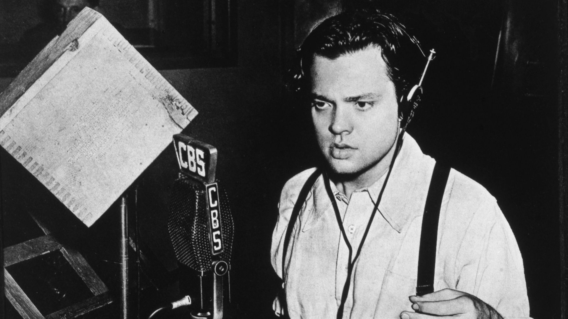 File:Welles-Radio-Studio-1938.jpg