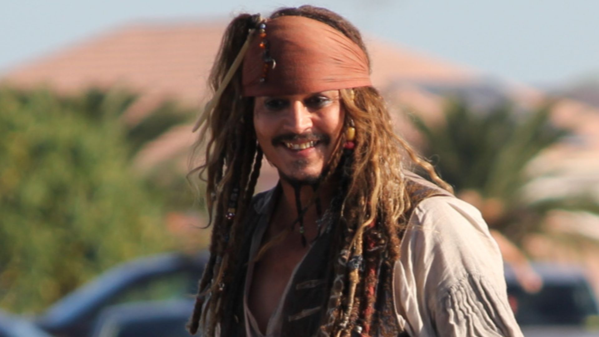 File:Johnny Depp as Captain Jack Sparrow in Queensland, Australia.jpg