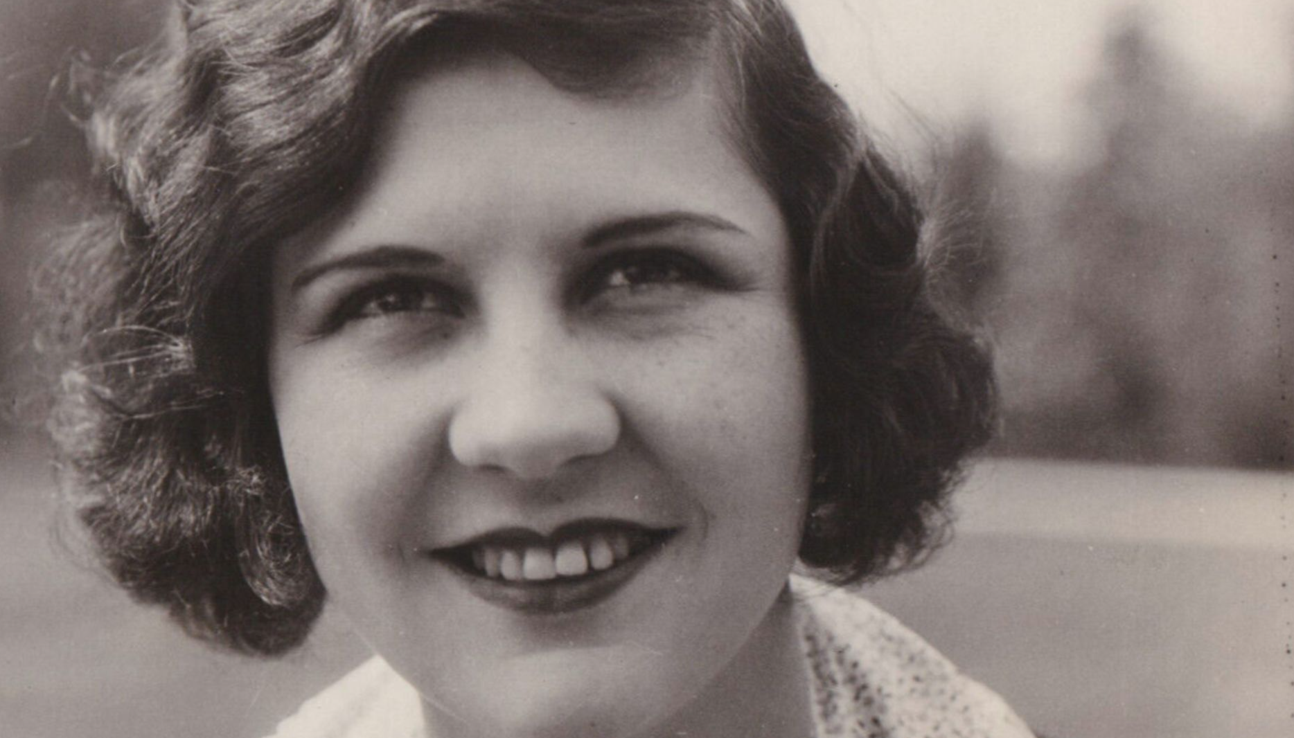 File:Lita Grey 1927.jpg