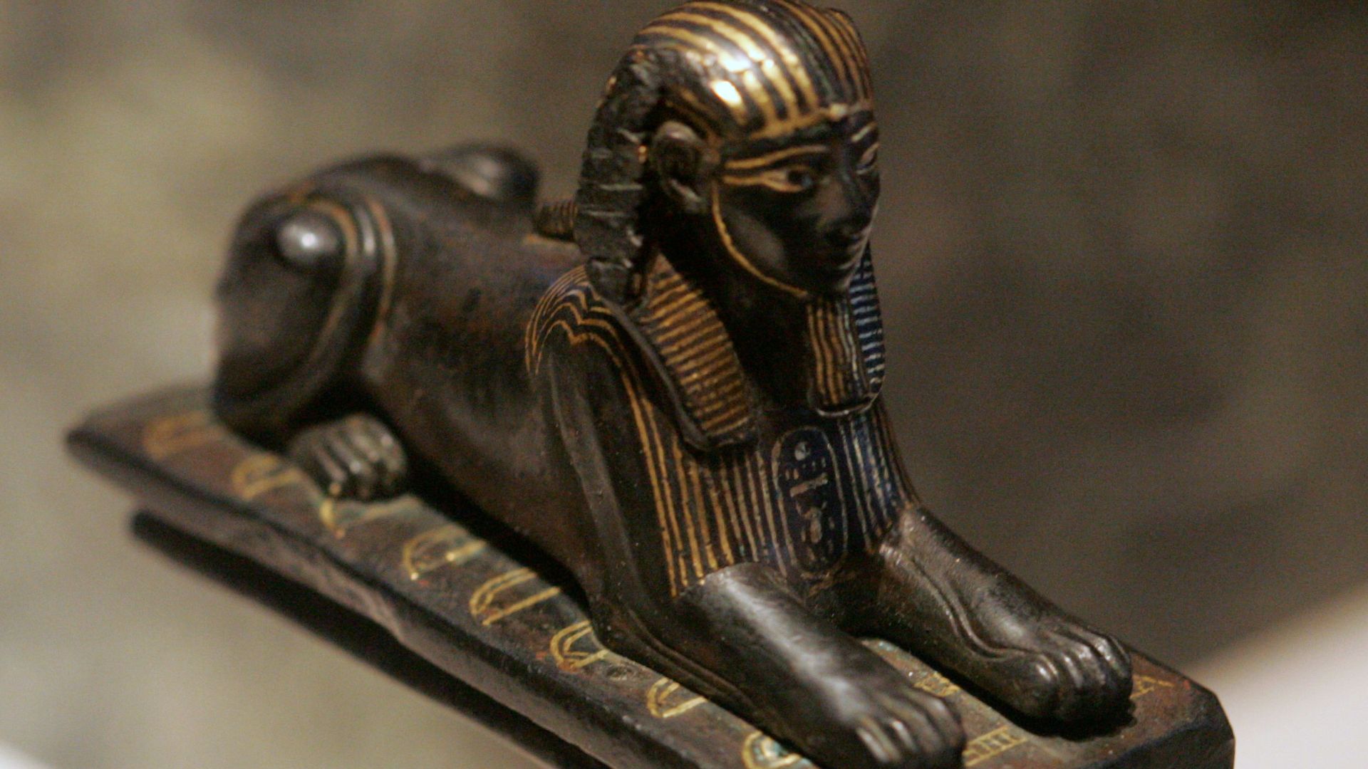 File:Thutmose III sphinx E10897 mp3h8800.jpg