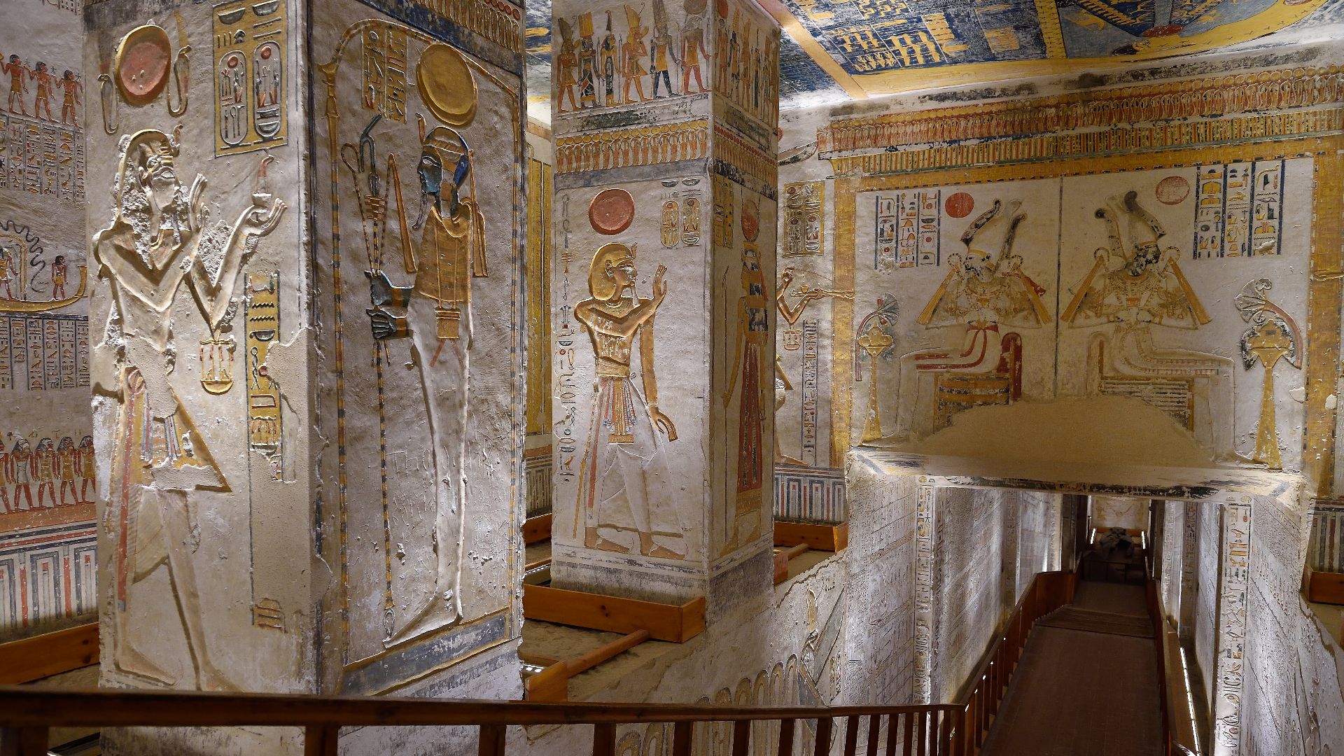File:Inside tomb of Ramses V VI at Valley of the Kings on West Bank in Luxor Egypt.jpg
