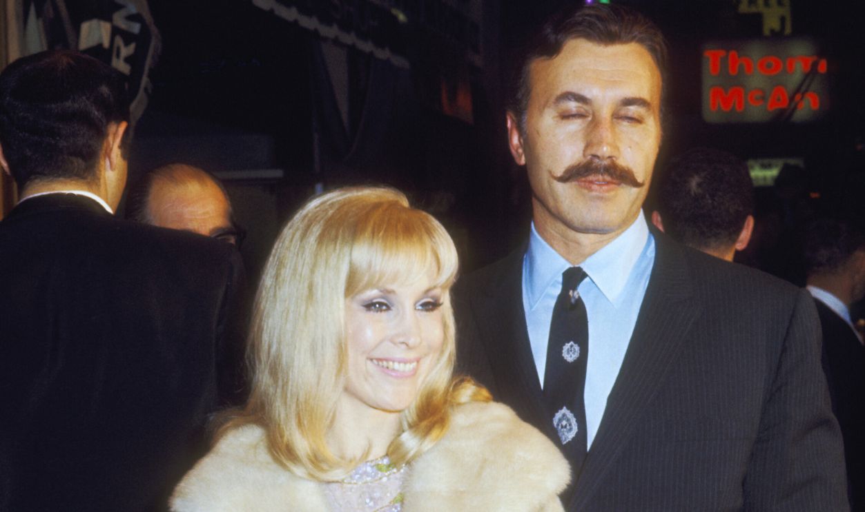 Gettyimages - 76172545, Ron Galella Archive - File Photos HOLLYWOOD - APRIL 4: Actress Barbara Eden and husband Actor Michael Ansara attend the 