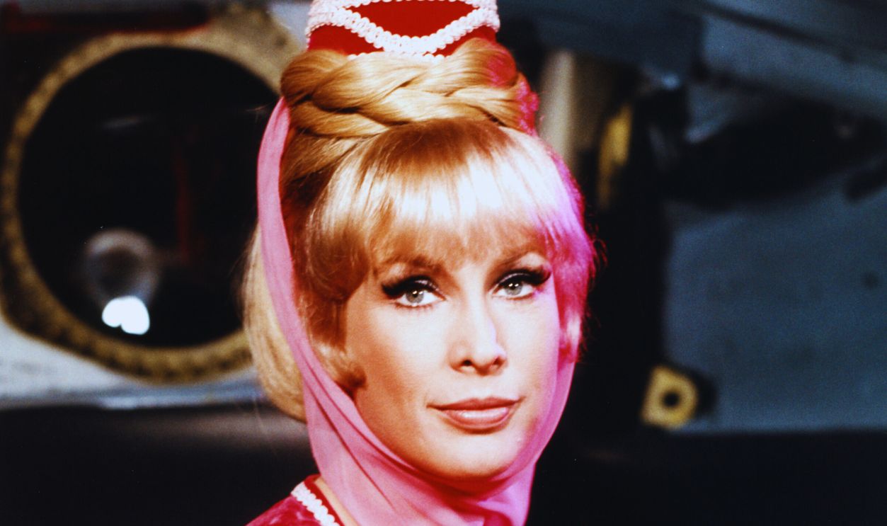Gettyimages - 121982511, I Dream Of Jeannie Barbara Eden, US actress, in costume in a publicity portrait for the US television series, 'I Dream of Jeannie', circa 1967. The sitcom starred Eden as 'Jeannie'. 