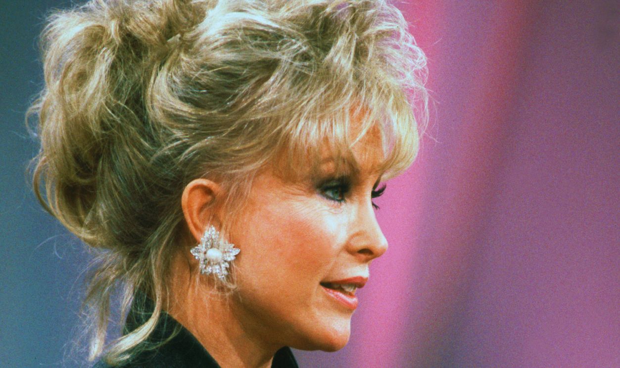 Gettyimages - 457239743, Barbara Eden At Poplar Creek Actress Barbara Eden onstage at Poplar Creek Music Theater, Hoffman Estates, Illinois, August 3, 1980. 