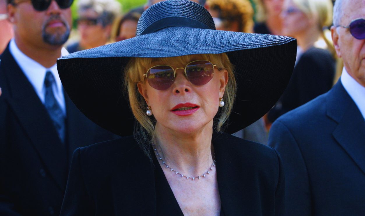 Gettyimages - 1329506, Barbara Eden at Son''s Funeral 391375 02: Actress Barbara Eden attends the funeral for her son Matthew Ansara July 2, 2001 in Hollywood, CA. Matthew Michael Ansara was found dead on the night of June 25, 2001 slumped over the steering wheel of a parked car in Monrovia, California. 