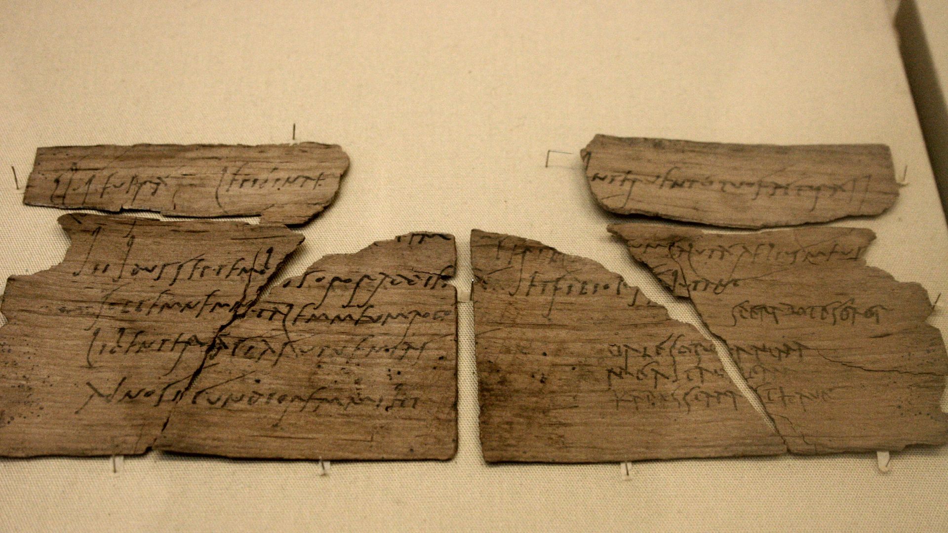 File:Roman writing tablet 03.jpg