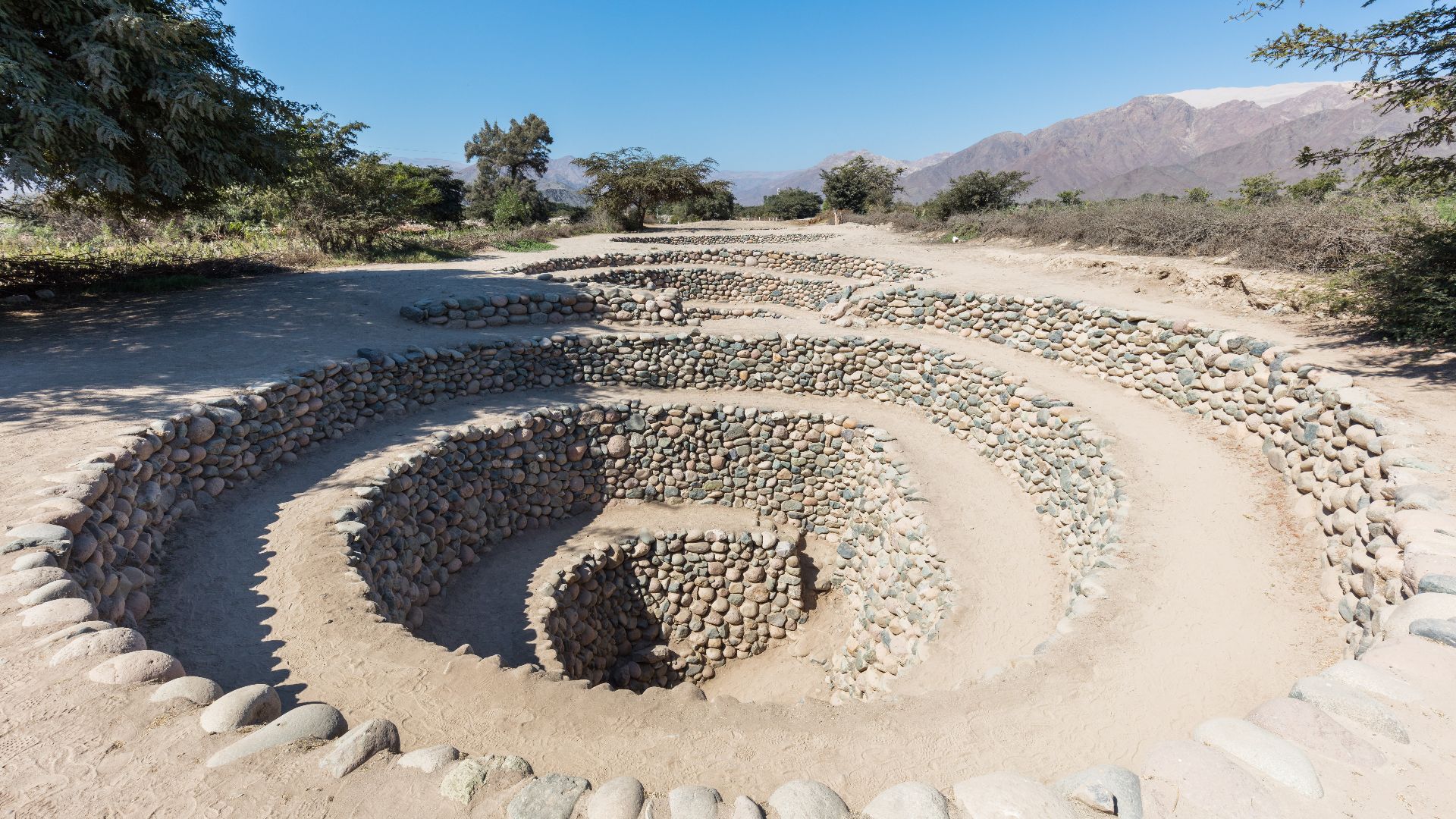 File:Acueductos subterráneos de Cantalloc, Nazca, Perú, 2015-07-29, DD 09.JPG