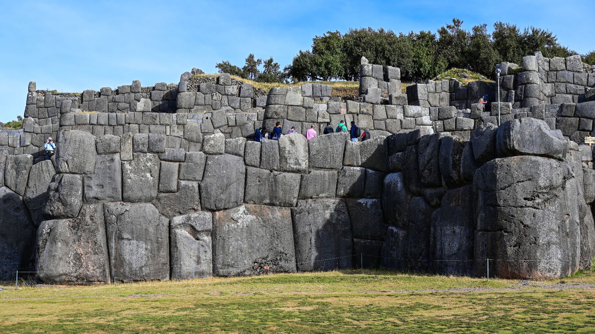 File:Saqsaywaman, Section of Megalithic Walls.jpg