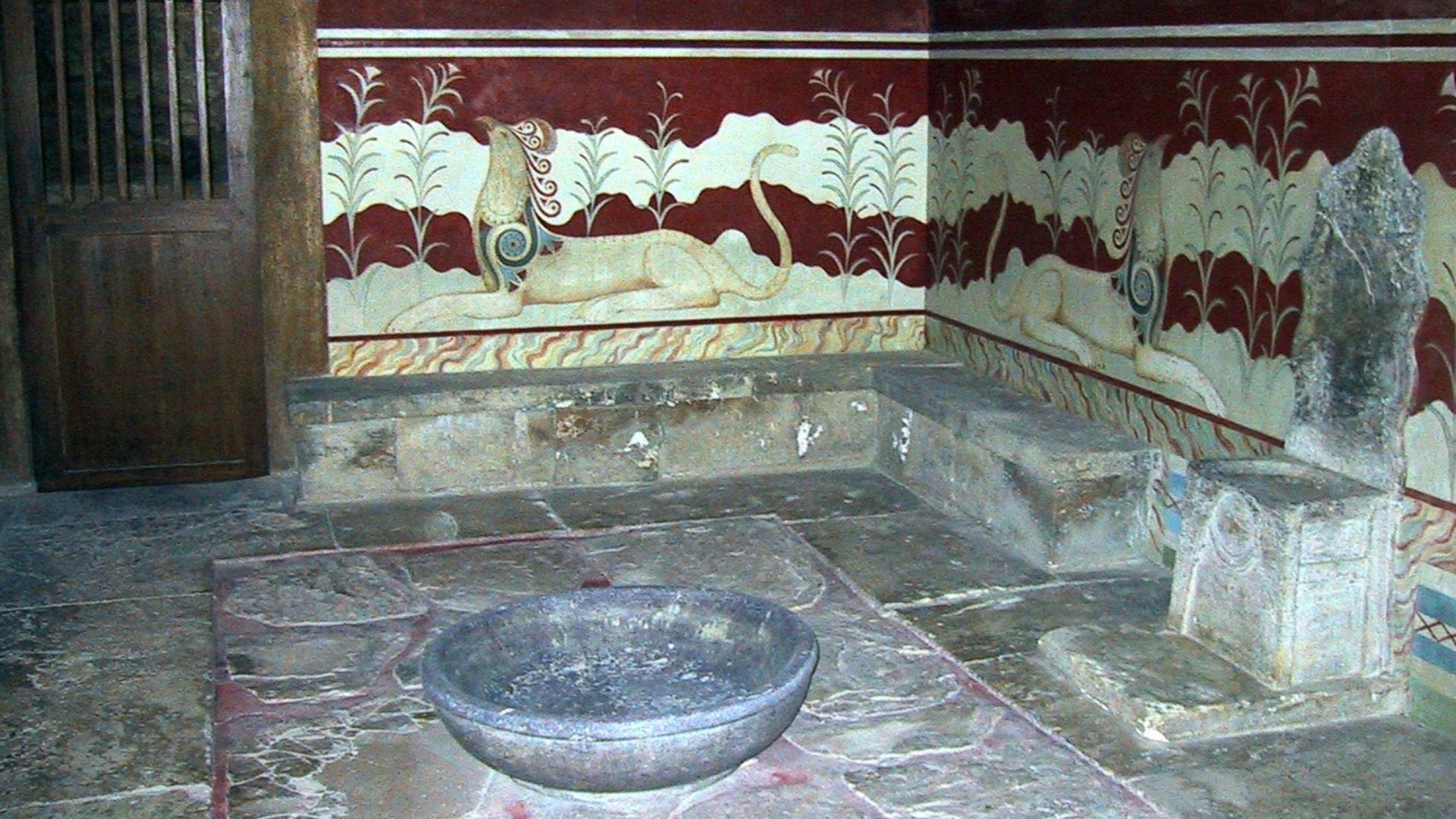 File:Throne Hall Knossos.jpg