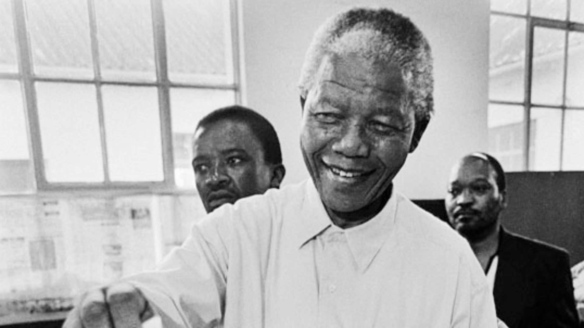 File:Mandela voting in 1994.jpg