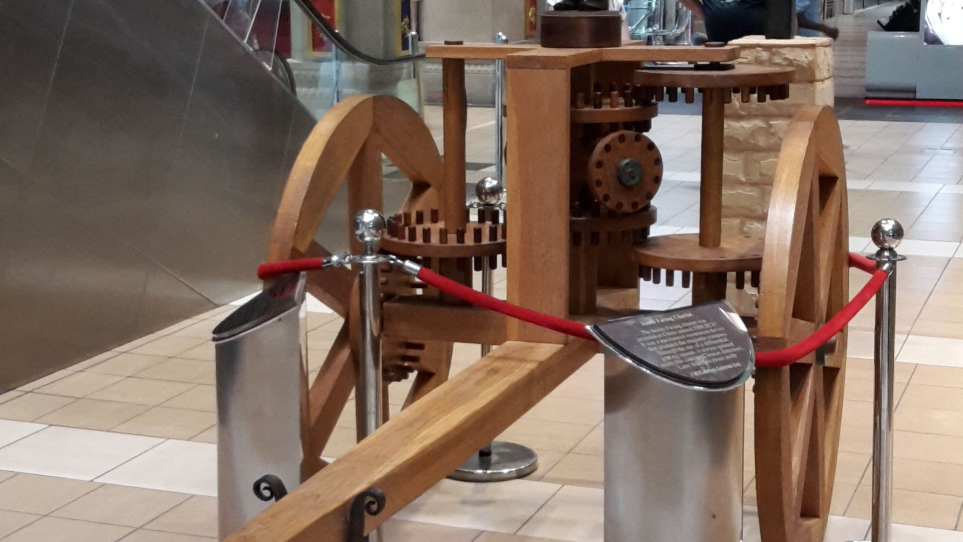 File:South-pointing chariot, China Court, Ibn Battuta Mall, Dubai.jpg