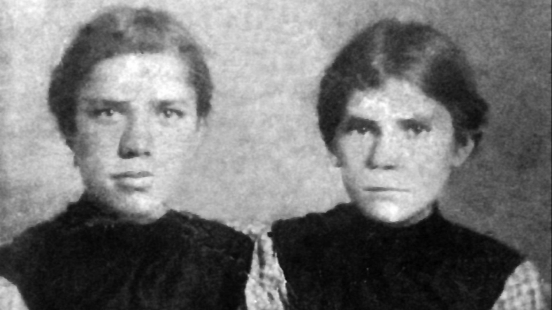 File:Matryona and Varvara Rasputin.jpg