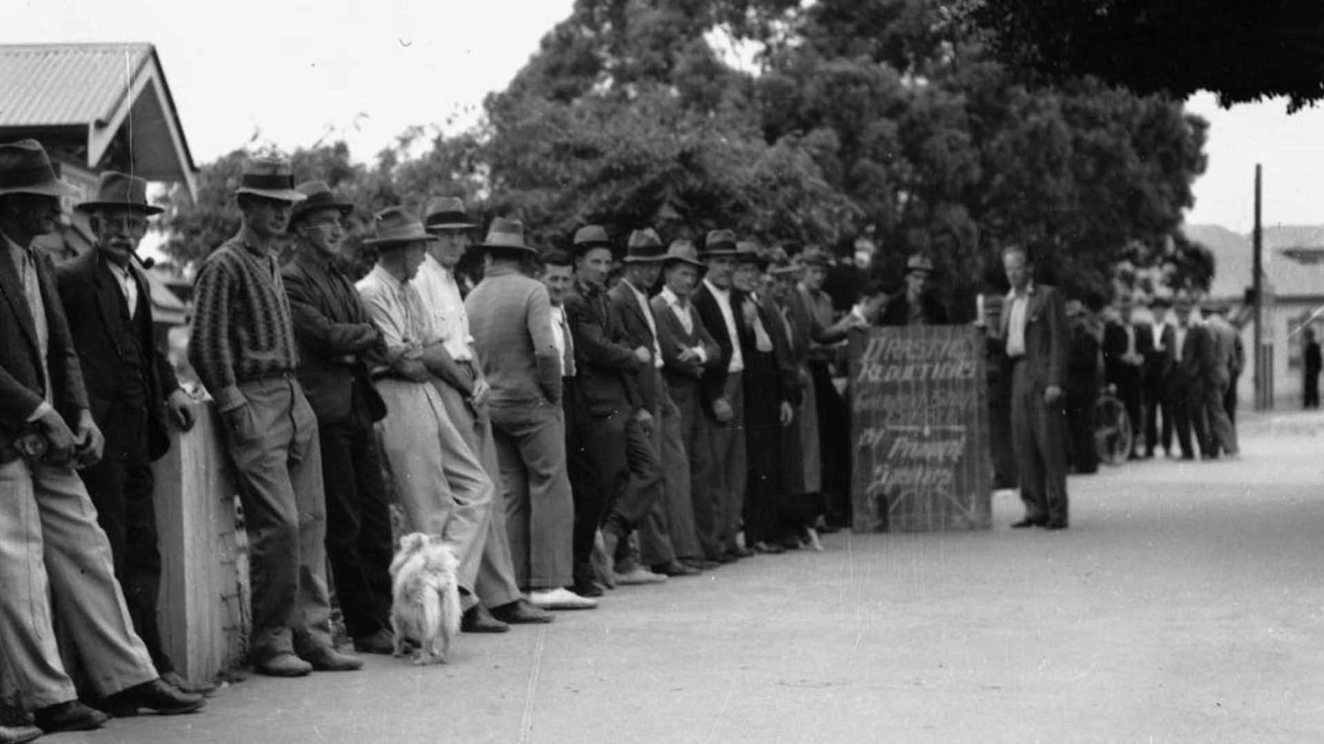 File:StateLibQld 1 106492 Relief workers at Annerley during the Great Depression, 1938.jpg