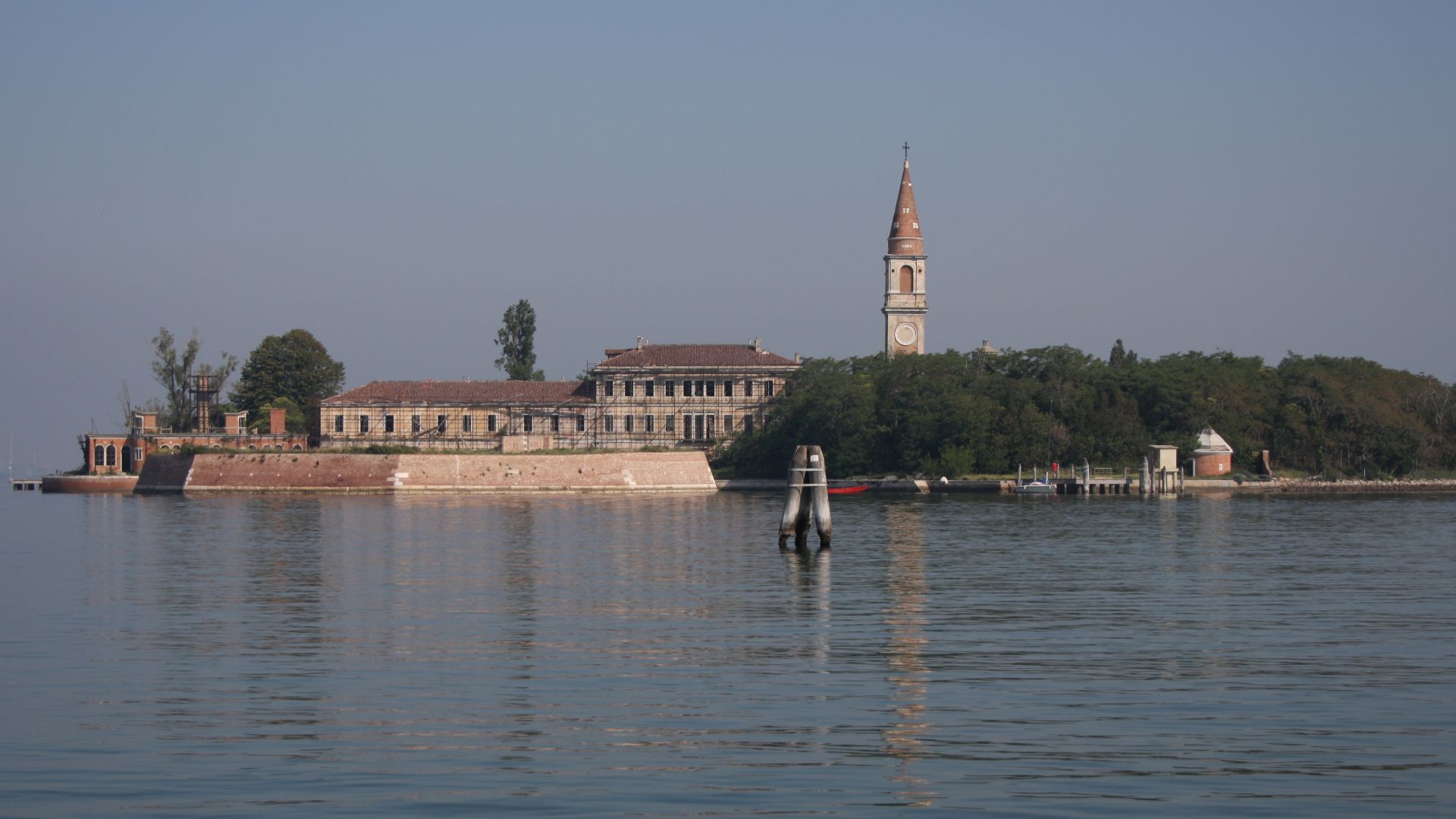 File:Isola di Poveglia, Laguna Sud Venezia - panoramio.jpg