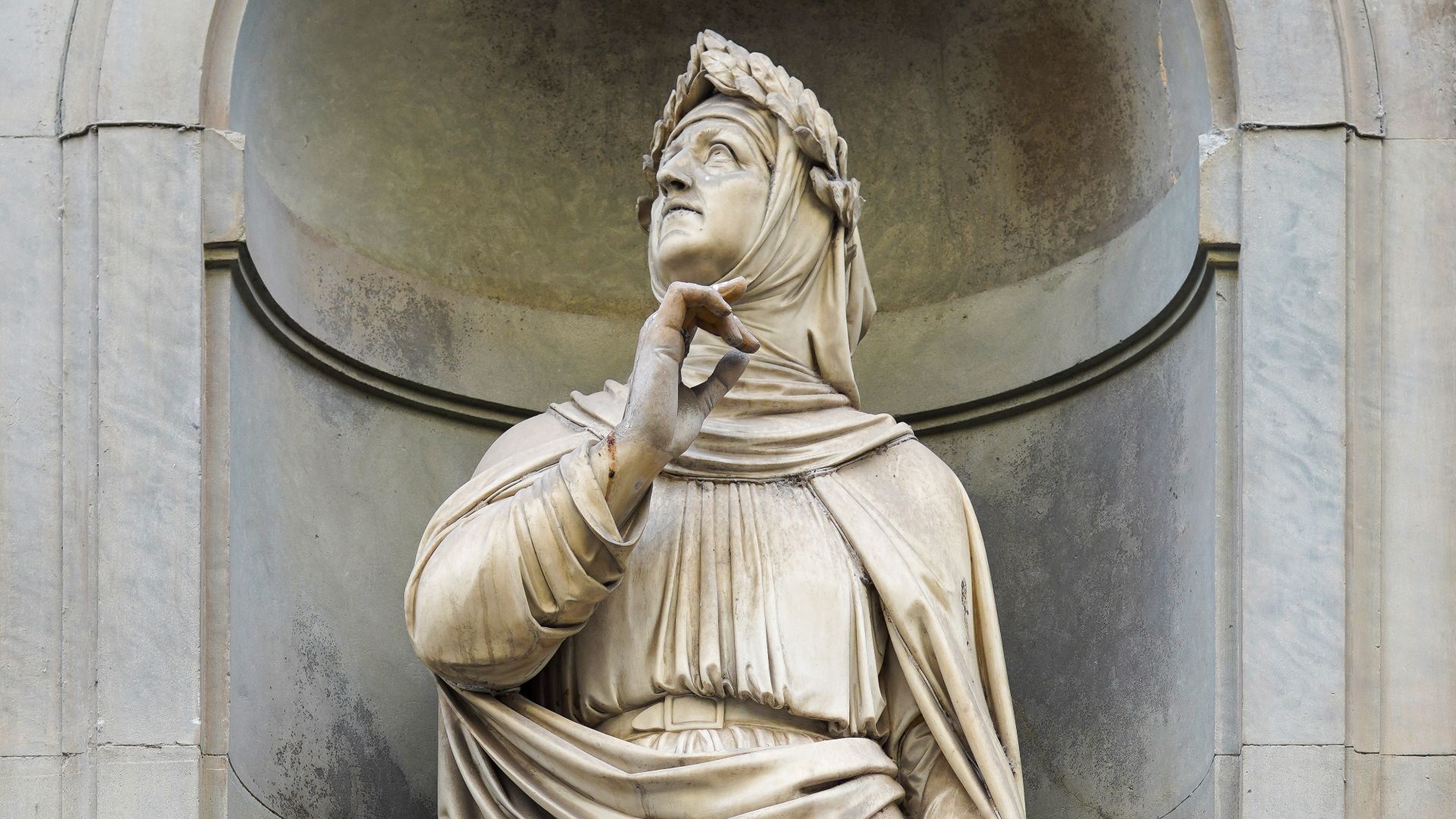 File:Statue of Francesco Petrarca- Uffizi Gallery.jpg