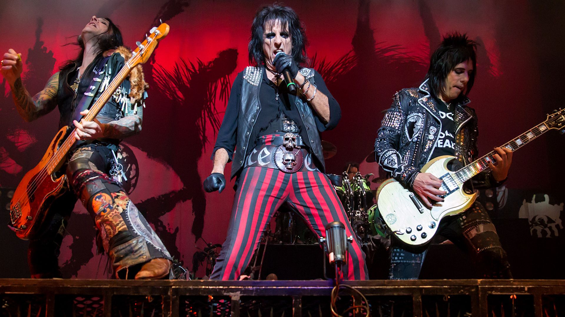 File:Alice Cooper band performing in San Antonio, Texas 2015.jpg
