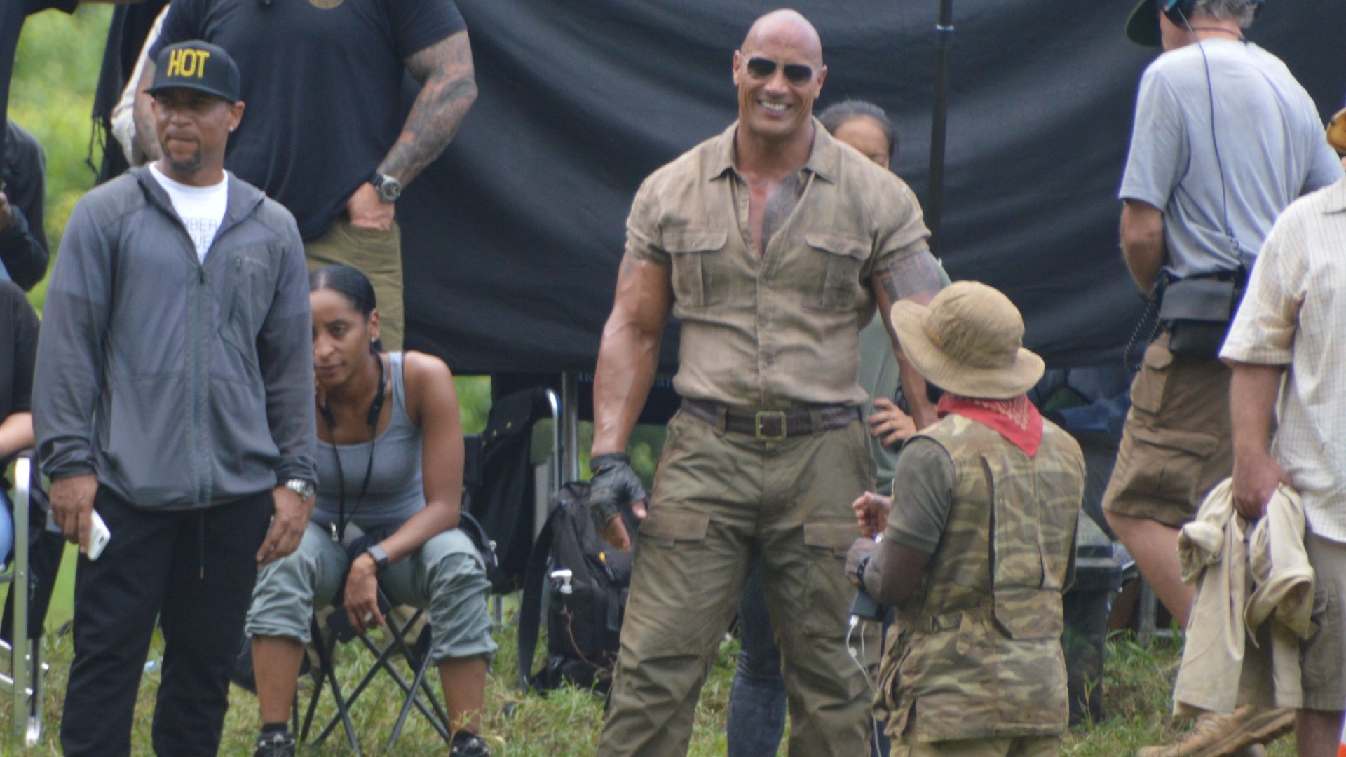 File:Dwayne Johnson and Kevin Hart, Jumanji - Welcome to the Jungle, Koaloa Ranch in Hawaii.jpg