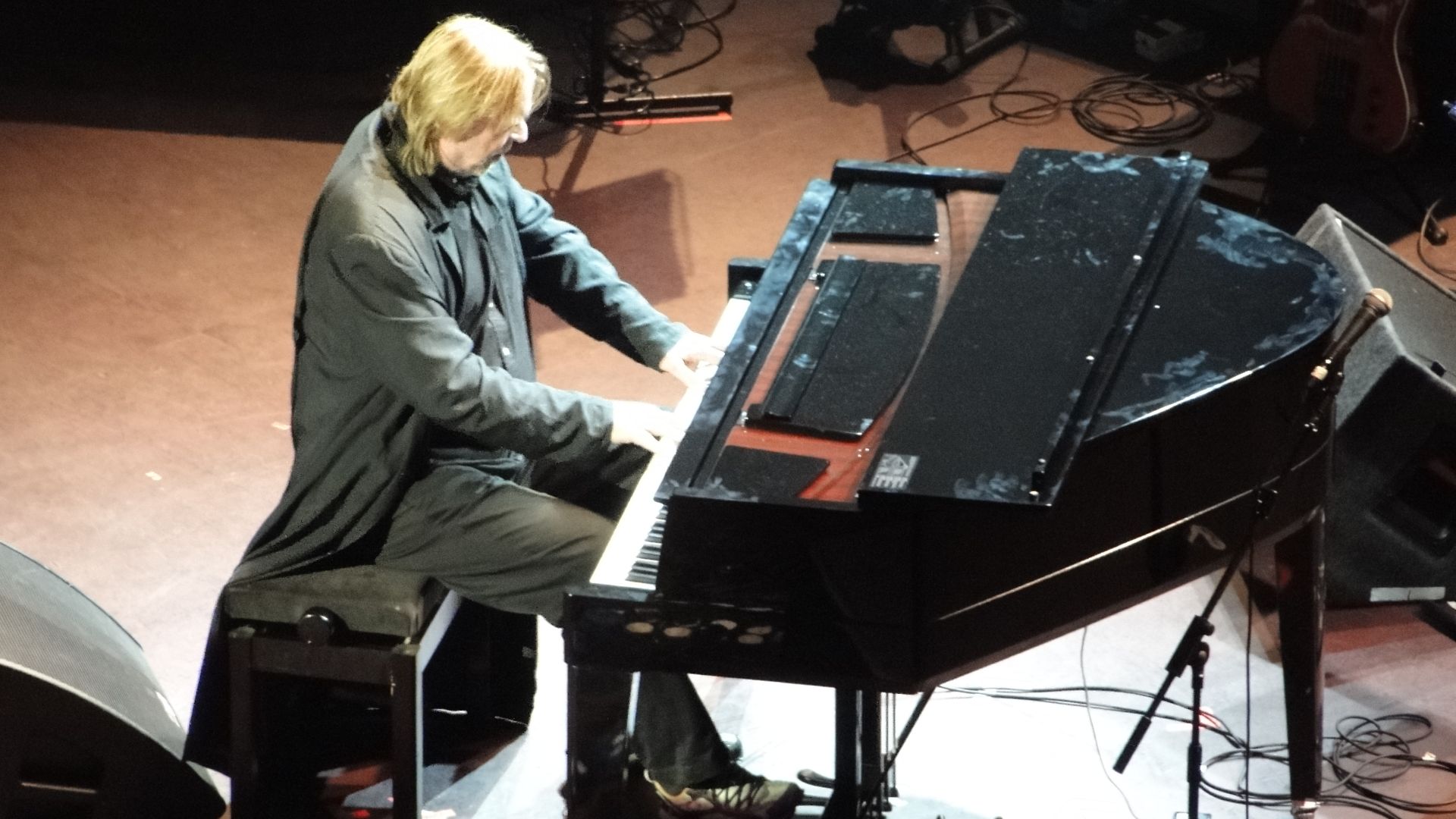 File:RickWakeman2009.JPG