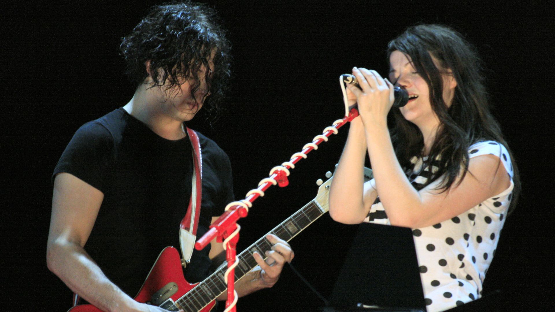 File:Jack & Meg, The White Stripes.jpg