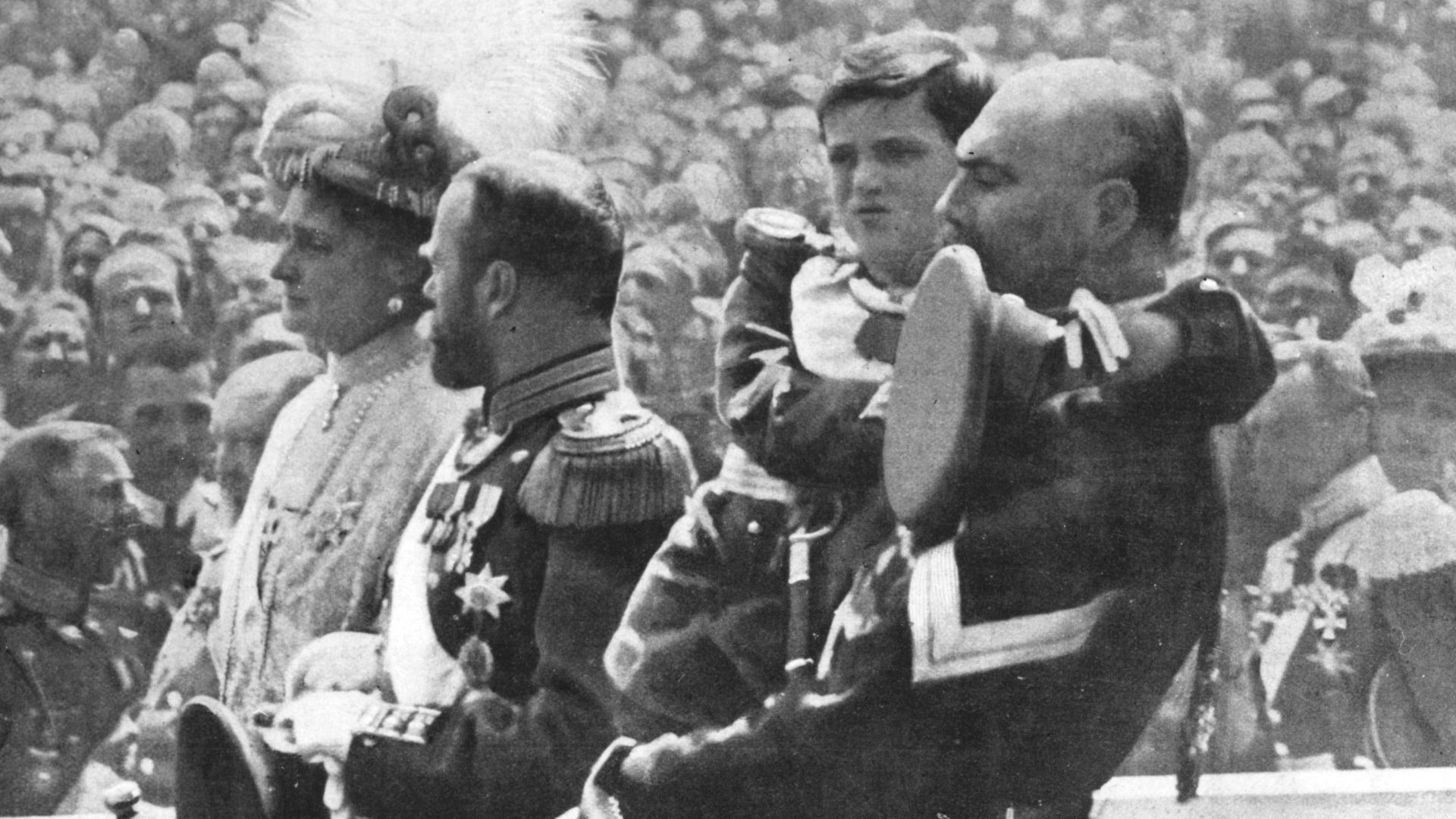 File:Nicholas II, Alexandra and Alexei during the tercentenary in Moscow.jpg