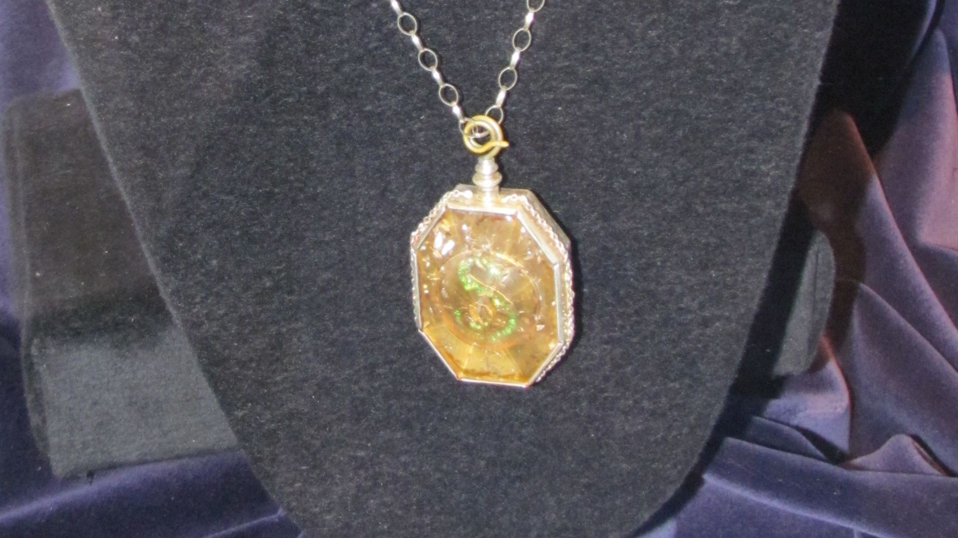 File:Salazar Slytherin's Locket.jpg