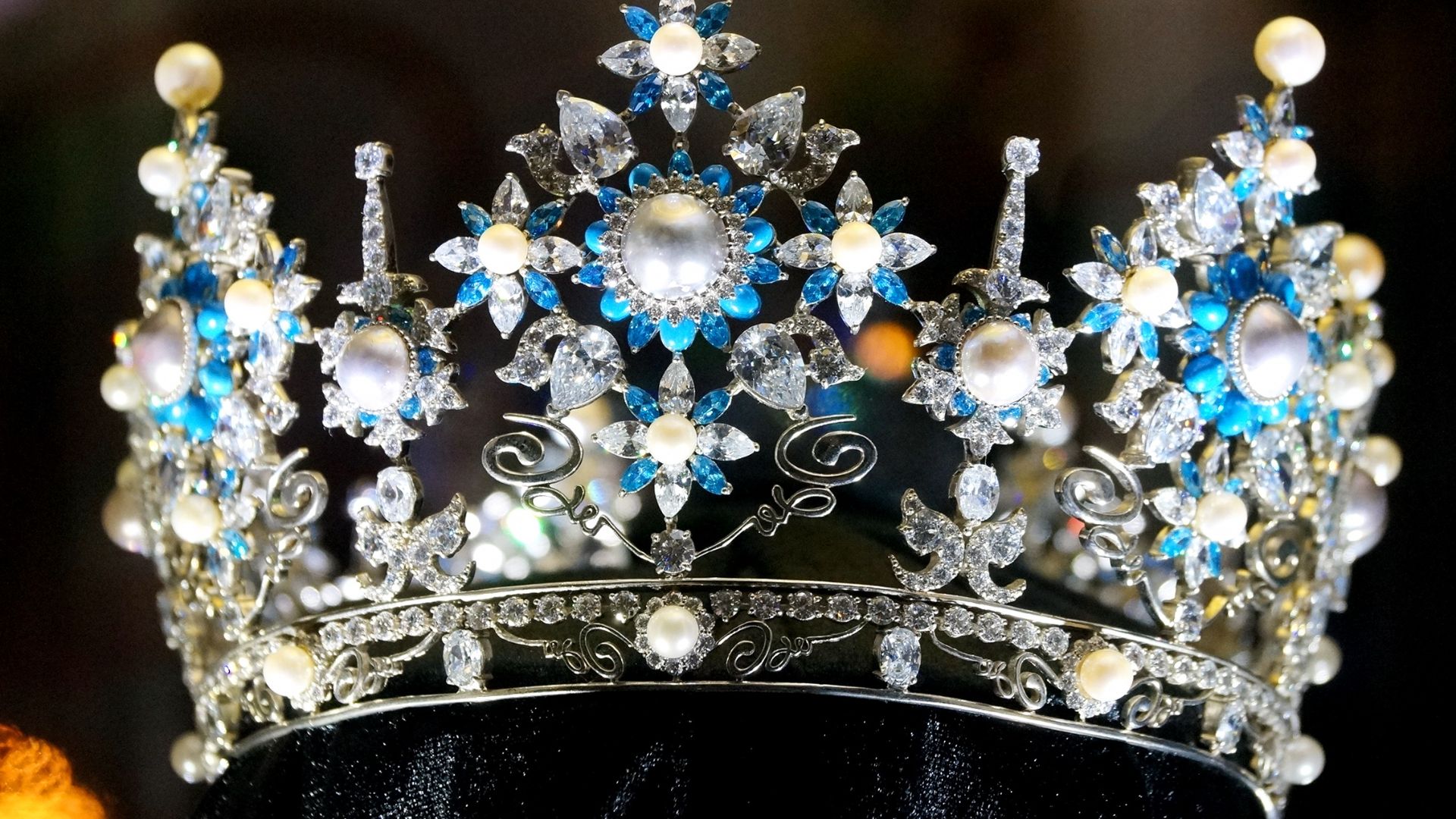 File:Crown Miss Thailand 2014.jpg